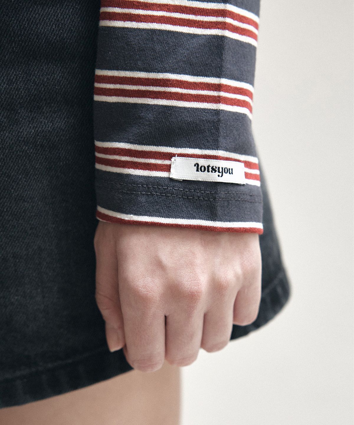 라츠유(LOTSYOU) Brenda Stripe T-shirts Gray