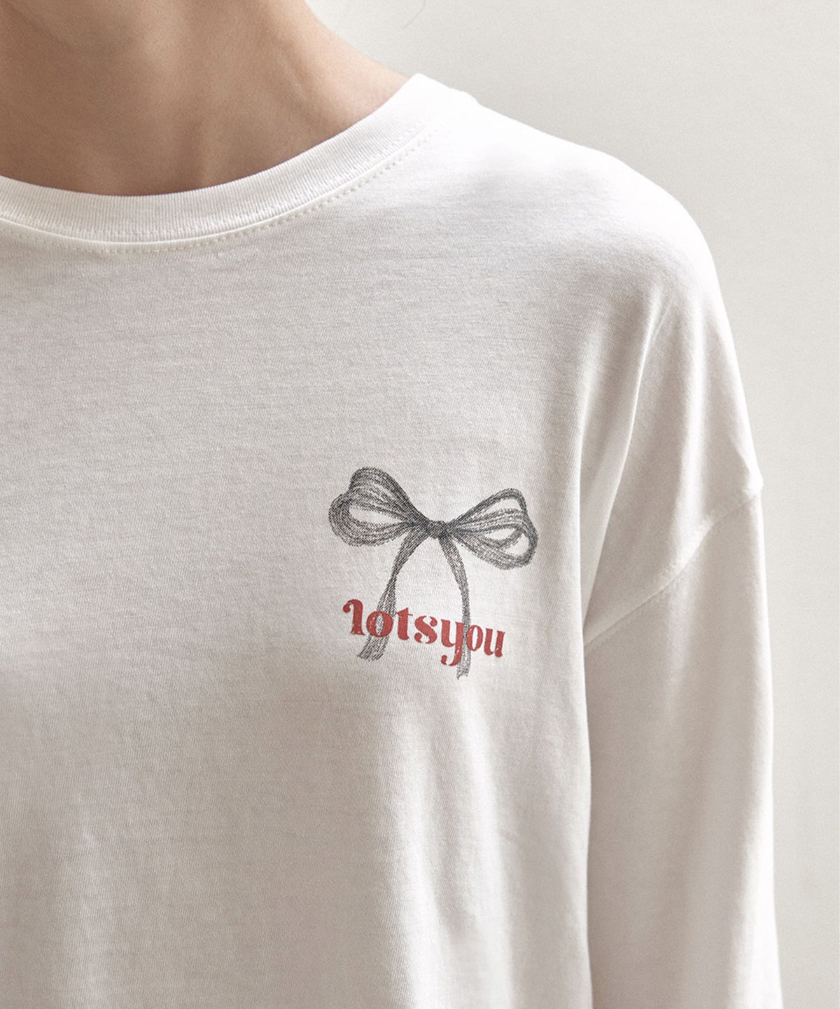 라츠유(LOTSYOU) Rosaline Retro T-shirt Ivory
