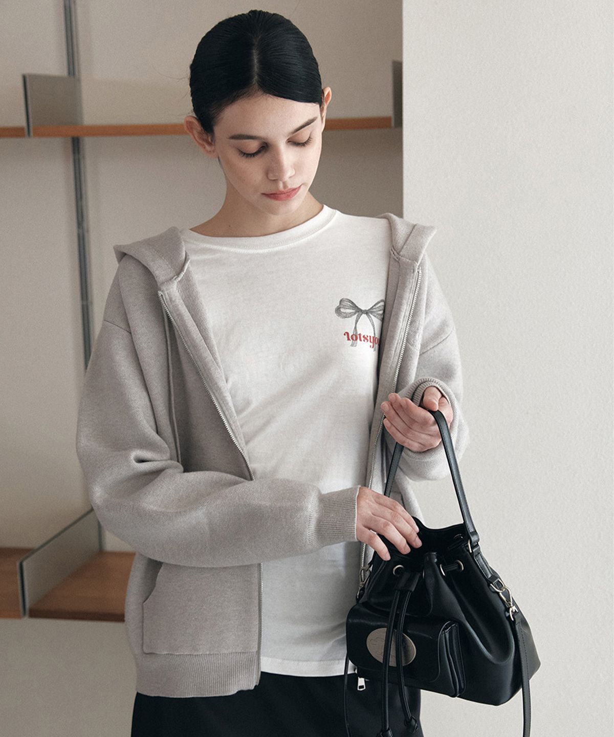 라츠유(LOTSYOU) Rosaline Retro T-shirt Ivory