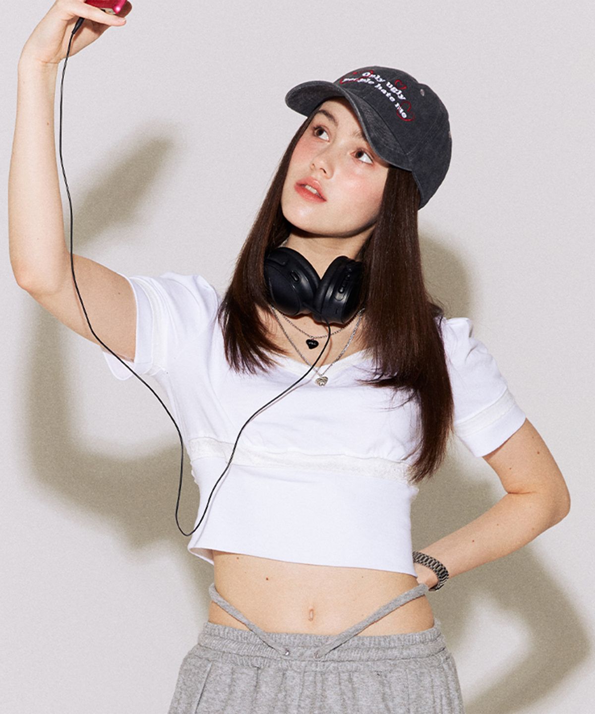 라츠유(LOTSYOU) LOTSYOU_Bellas Street Tee Bellas Tee White