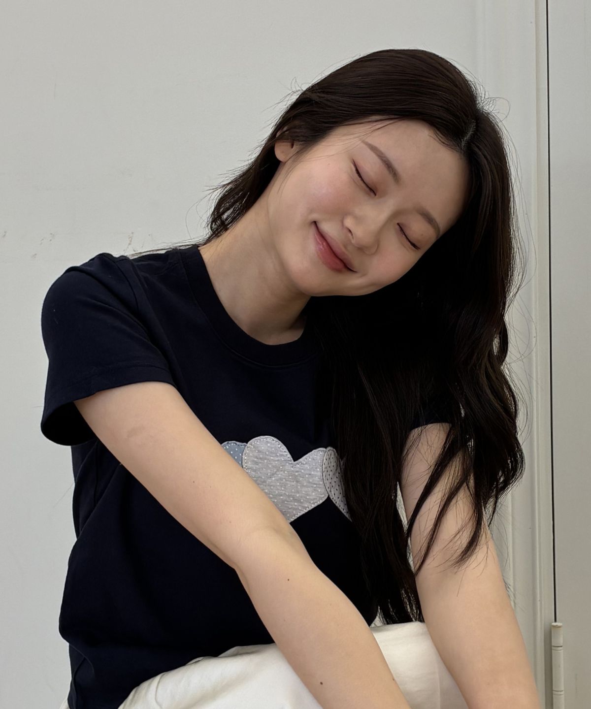 로긴 앤 로지(ROGIN N ROSIE) Silver Dot Heart Patch Cotton T-shirt Navy