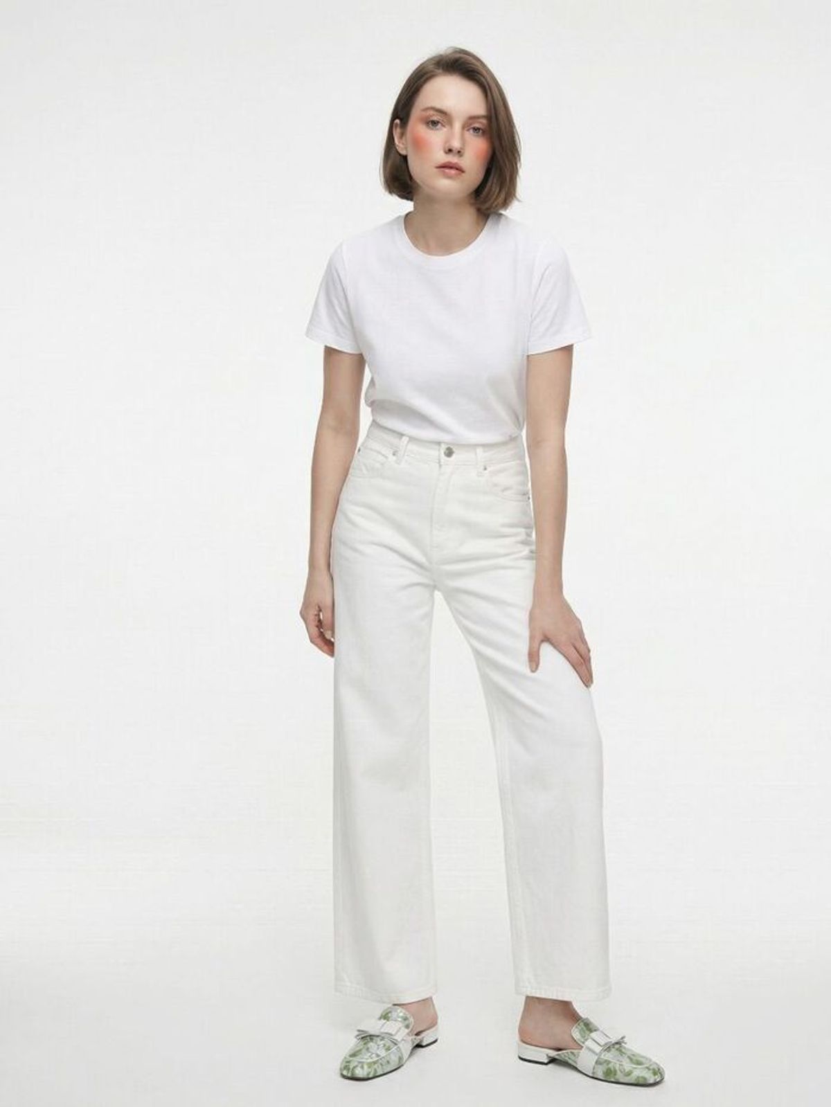 인더발코니(IN THE BALCONY) 26 CLOVERIE - Soft Acacia