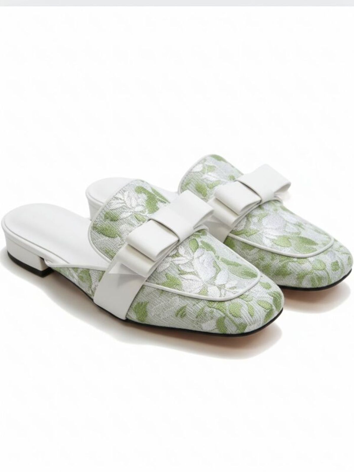인더발코니(IN THE BALCONY) 26 CLOVERIE - Soft Acacia