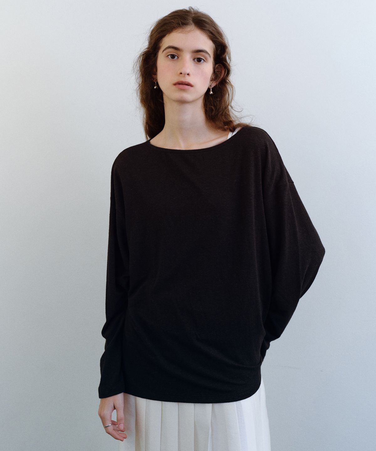 유라고(URAGO) Linen loose boatneck t-shirt
