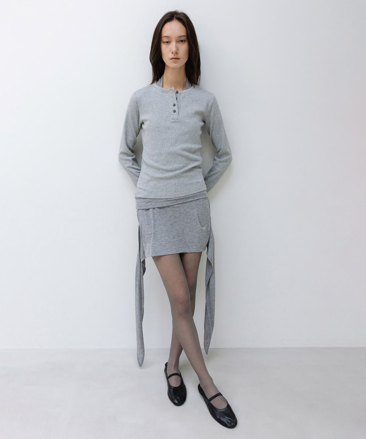 인사일런스 우먼(INSILENCE WOMEN) W 리브 헨리넥 롱슬리브 MELANGE GREY