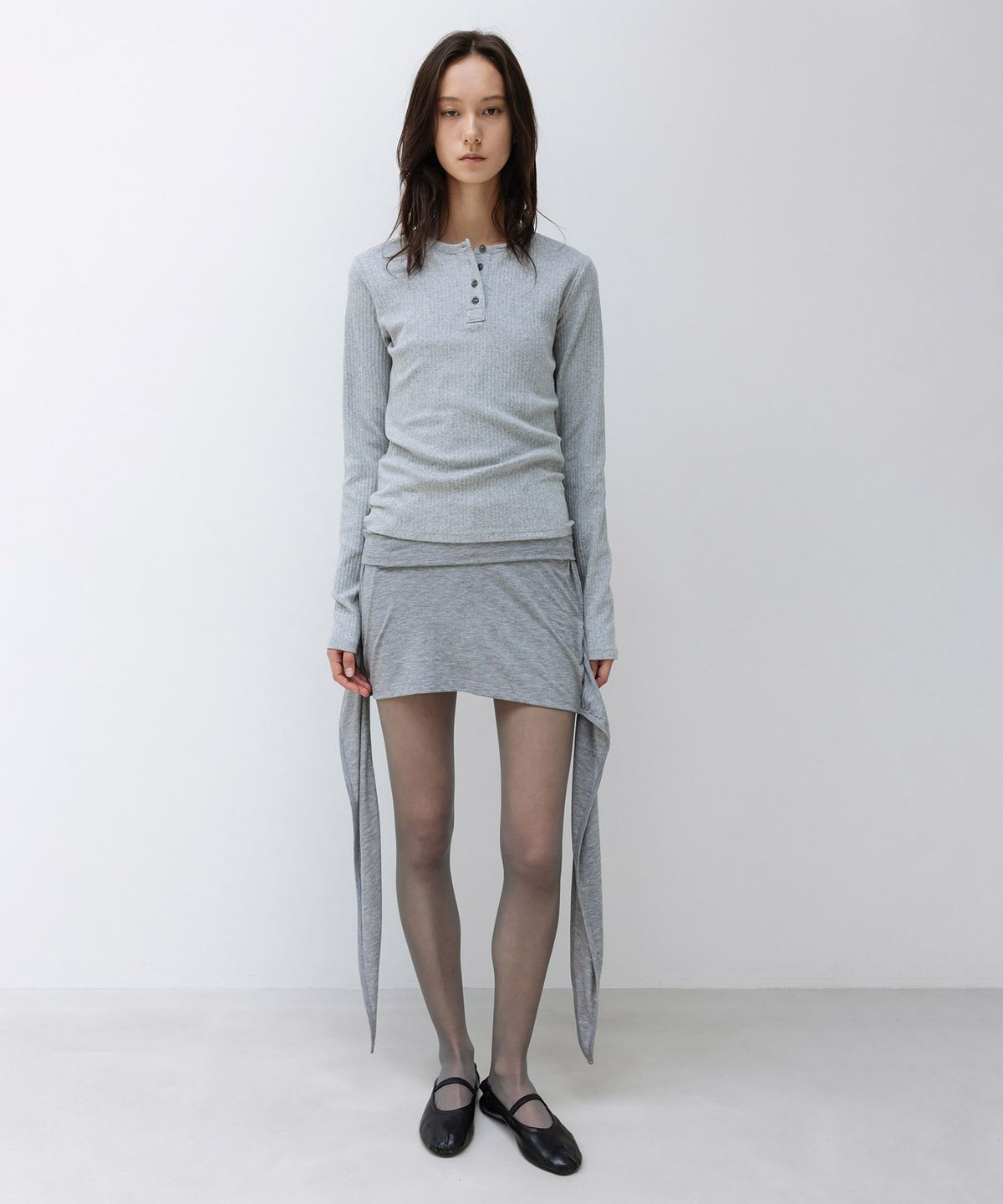 인사일런스 우먼(INSILENCE WOMEN) W 리브 헨리넥 롱슬리브 MELANGE GREY