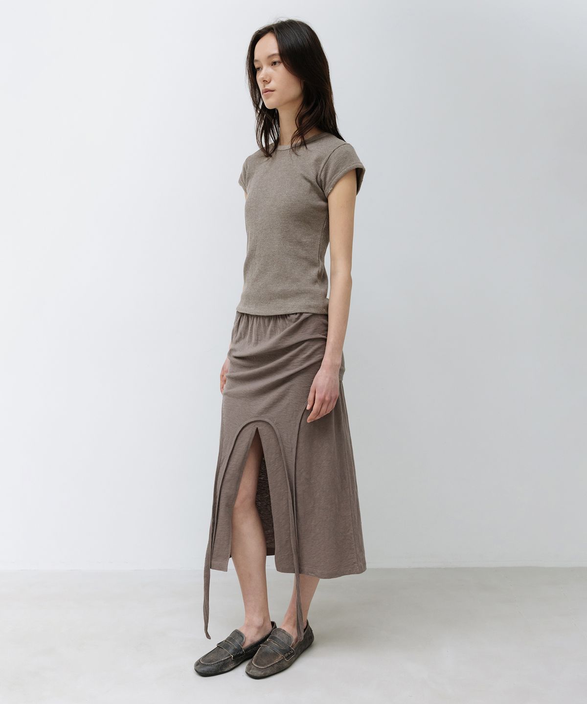 인사일런스 우먼(INSILENCE WOMEN) 와플 베이비핏 캡슬리브 BROWN