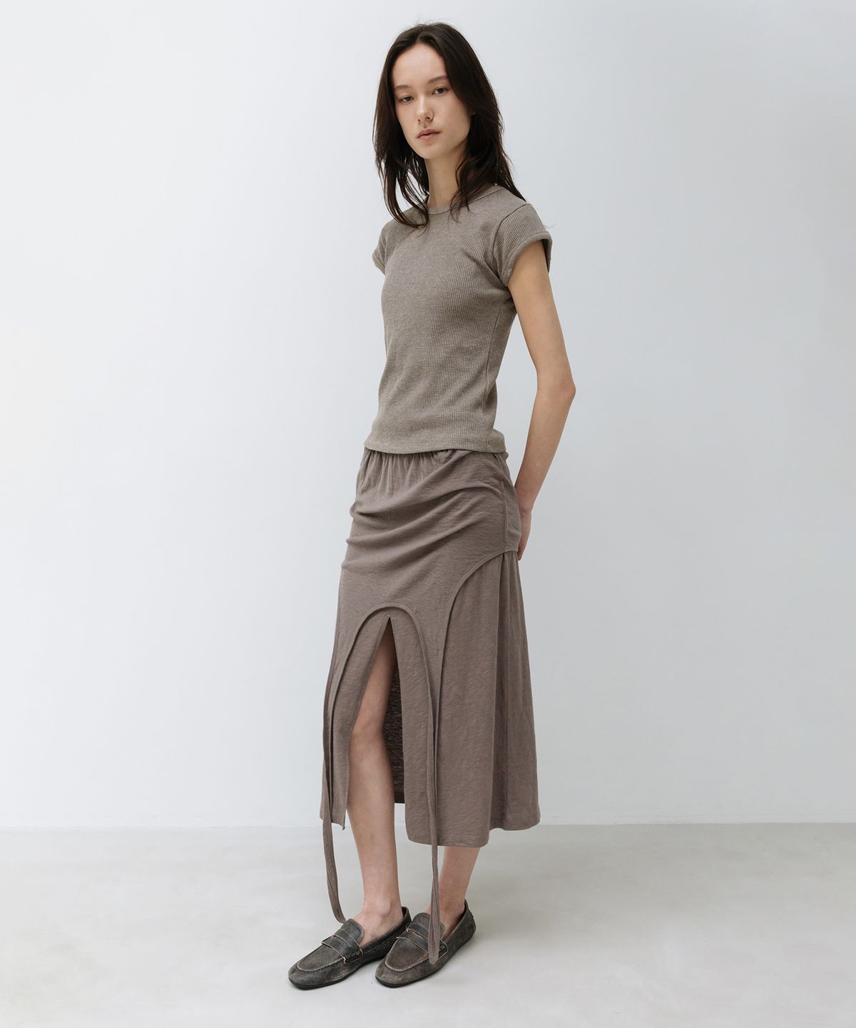 인사일런스 우먼(INSILENCE WOMEN) 와플 베이비핏 캡슬리브 BROWN