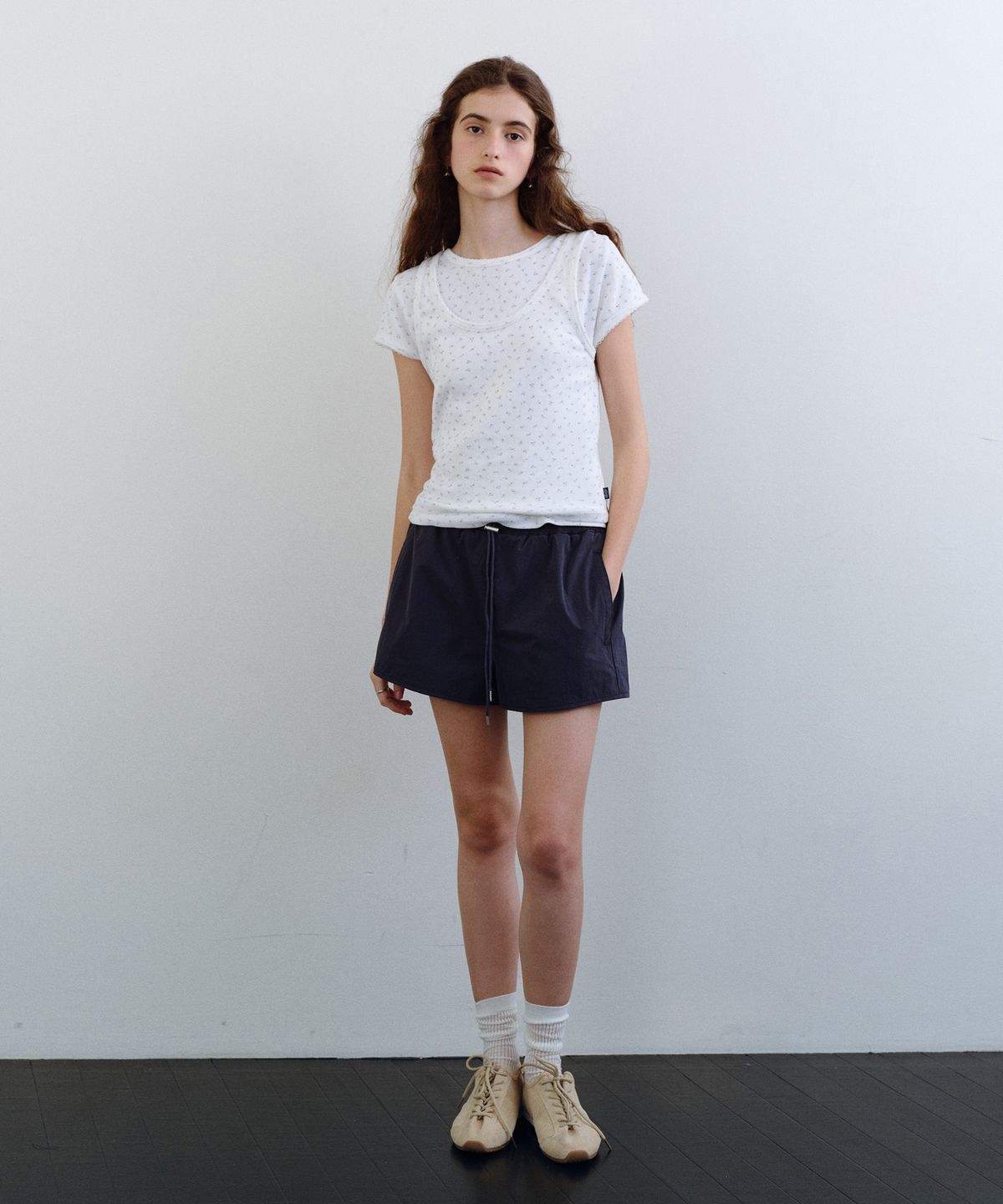 유라고(URAGO) Flower eyelet t-shirt