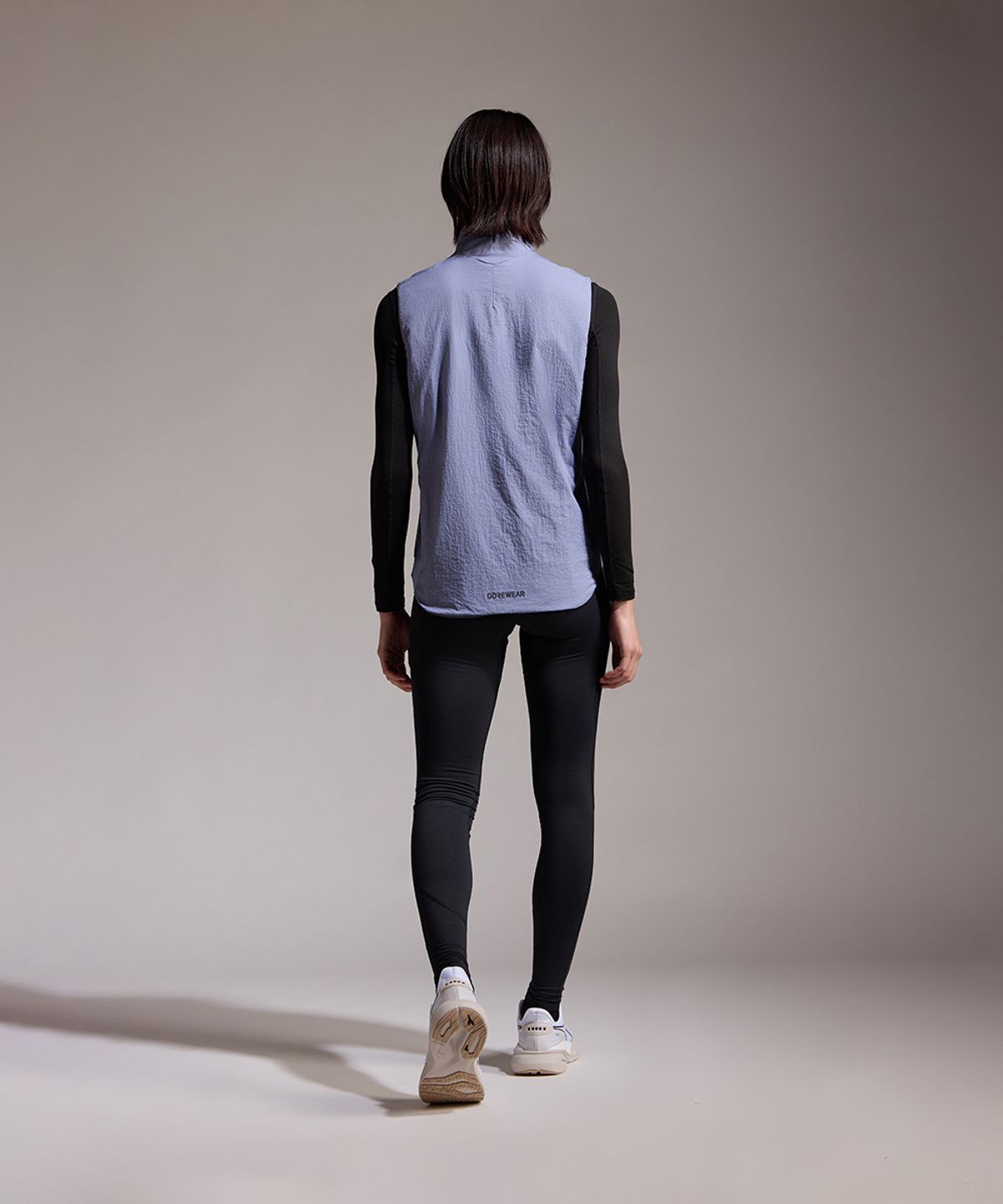 고어웨어(GOREWEAR) 컨커브 윈드스토퍼 ePE 인슐레이티드 베스트 - 아머씨스트 그레이 (여성용) 방풍 보온 조끼