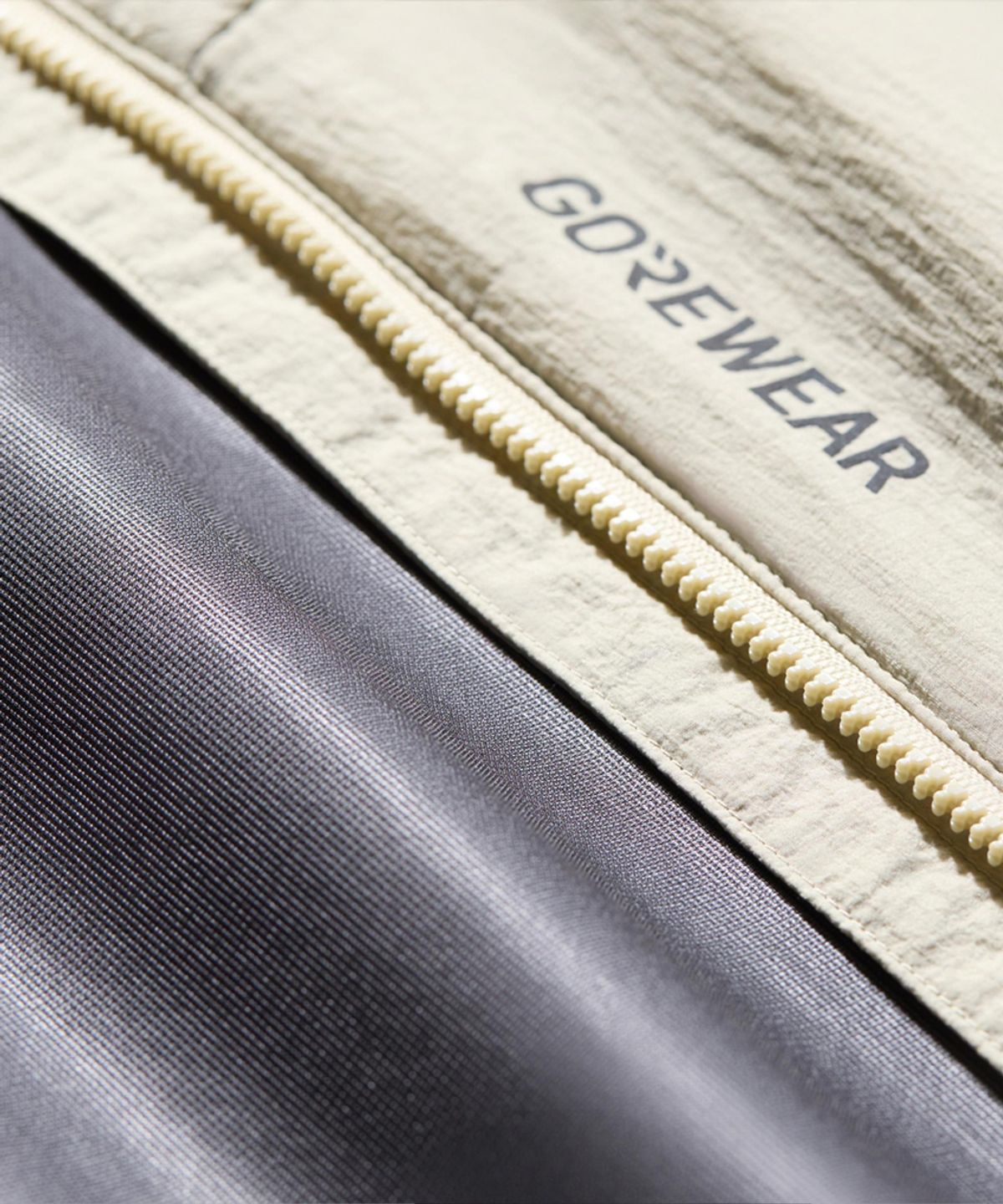 고어웨어(GOREWEAR) 컨커브 윈드스토퍼 ePE 인슐레이티드 베스트 - 테크 베이지 (남성용) 방풍 보온 조끼