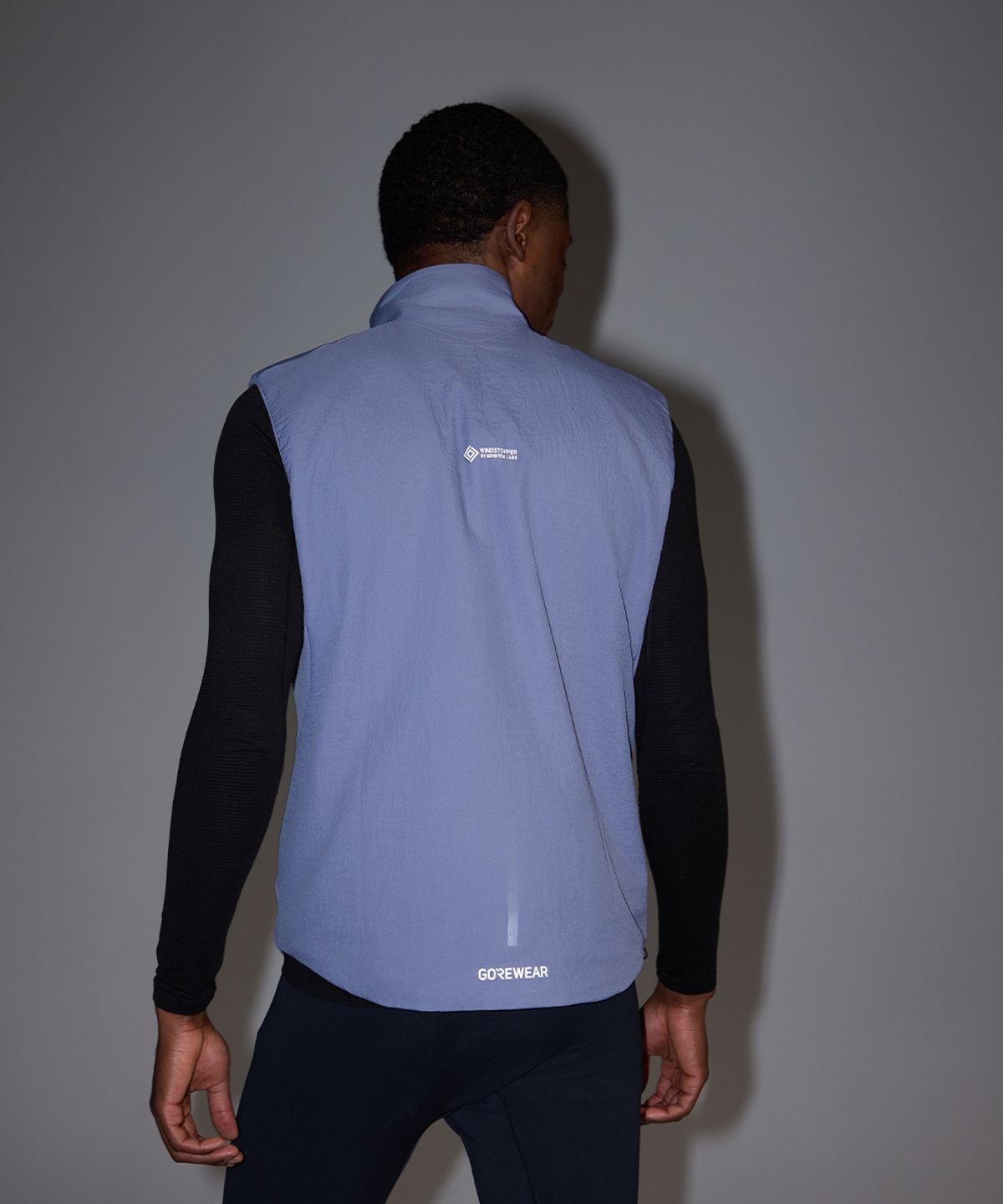 고어웨어(GOREWEAR) 컨커브 윈드스토퍼 ePE 인슐레이티드 베스트 - 아머씨스트 그레이 (남성용) 방풍 보온 조끼