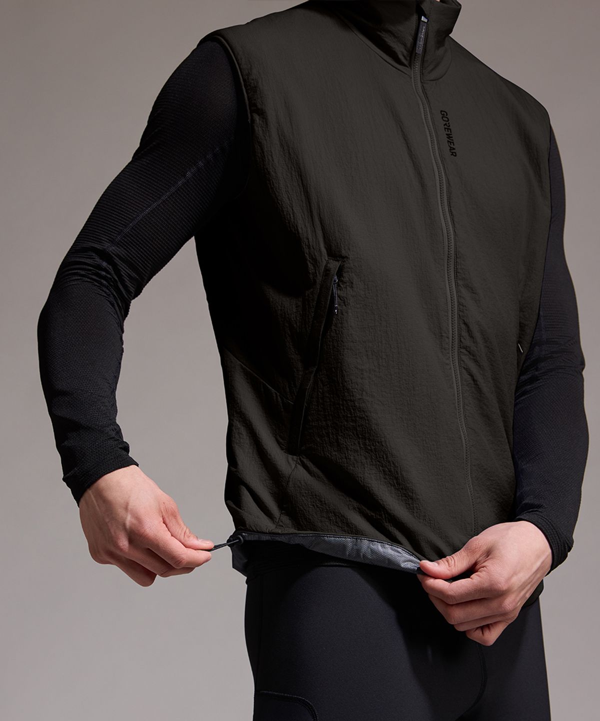 고어웨어(GOREWEAR) 컨커브 윈드스토퍼 ePE 인슐레이티드 베스트 - 블랙 (남성용) 방풍 보온 조끼