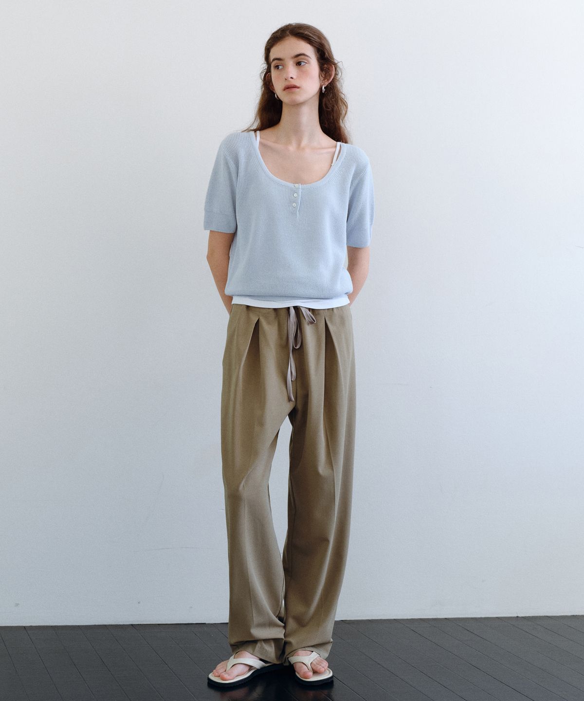 유라고(URAGO) Button U-neck half knit