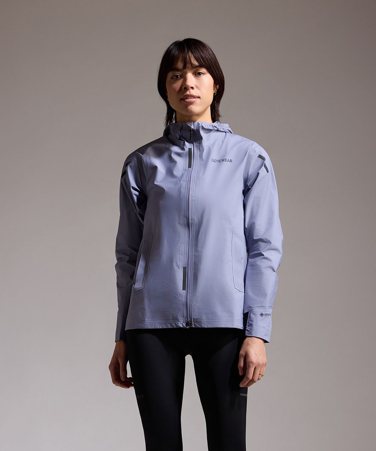 고어웨어(GOREWEAR) Gore-TEX 고어텍스 컨커브 자켓 우먼 - 아머씨스트 그레이 (여성용)