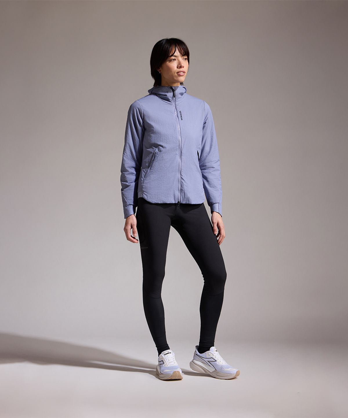 고어웨어(GOREWEAR) 컨커브 윈드스토퍼 ePE 인슐레이티드 후드 자켓 우먼 - 아머씨스트 그레이 (여성용) 방풍 보온 아우터
