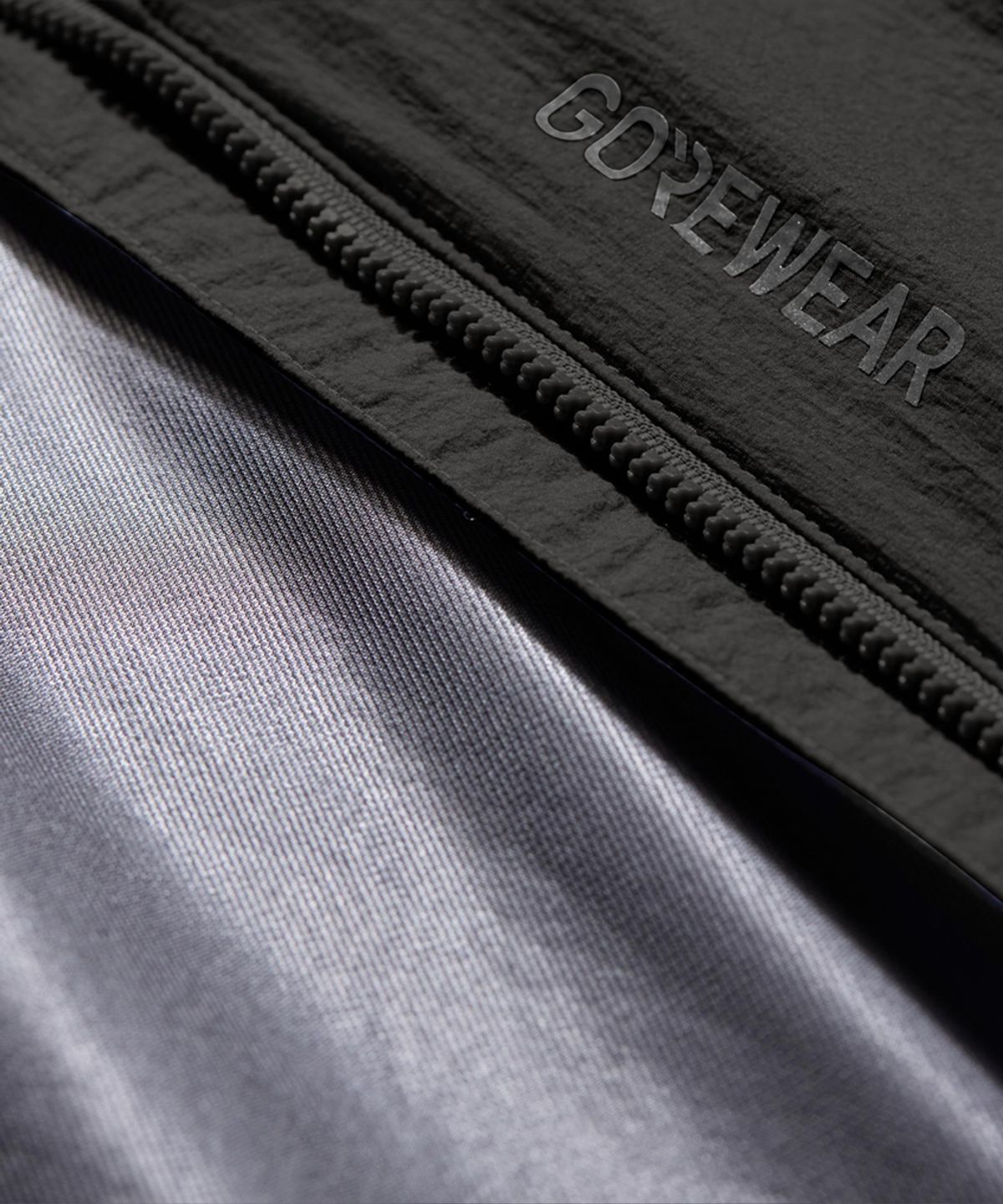고어웨어(GOREWEAR) 컨커브 윈드스토퍼 ePE 인슐레이티드 후드 자켓 우먼 - 블랙 (여성용) 방풍 보온 아우터