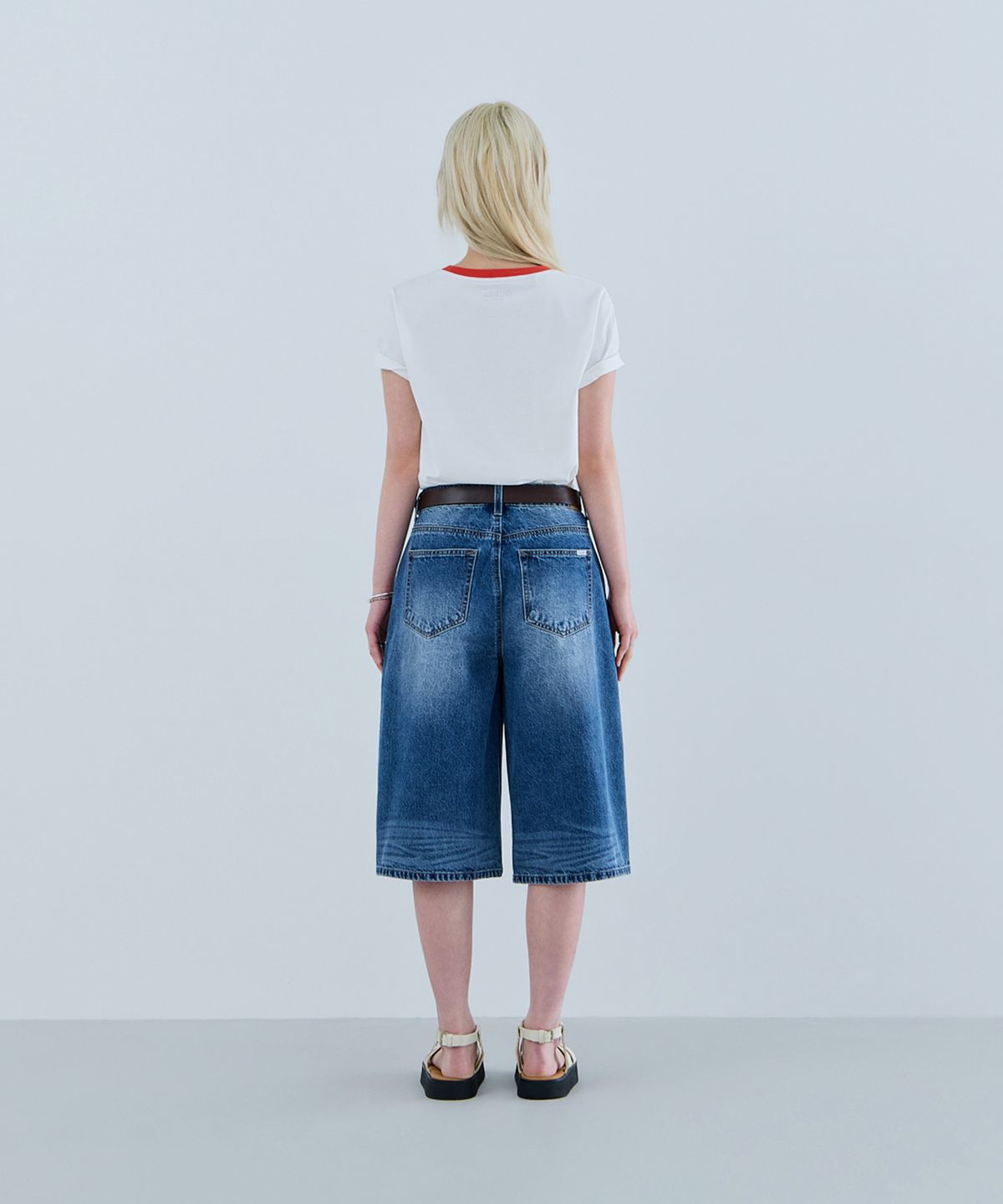 게스(GUESS) 1color 인디고 버뮤다 팬츠 OQ2D5990