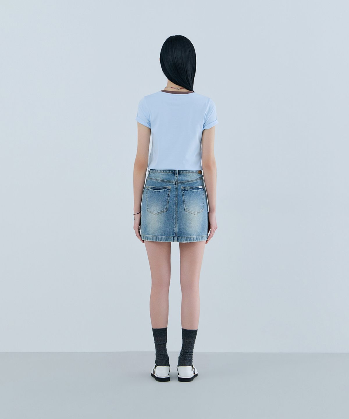 게스(GUESS) 1color LBL 데님 미니스커트 OQ2D5910