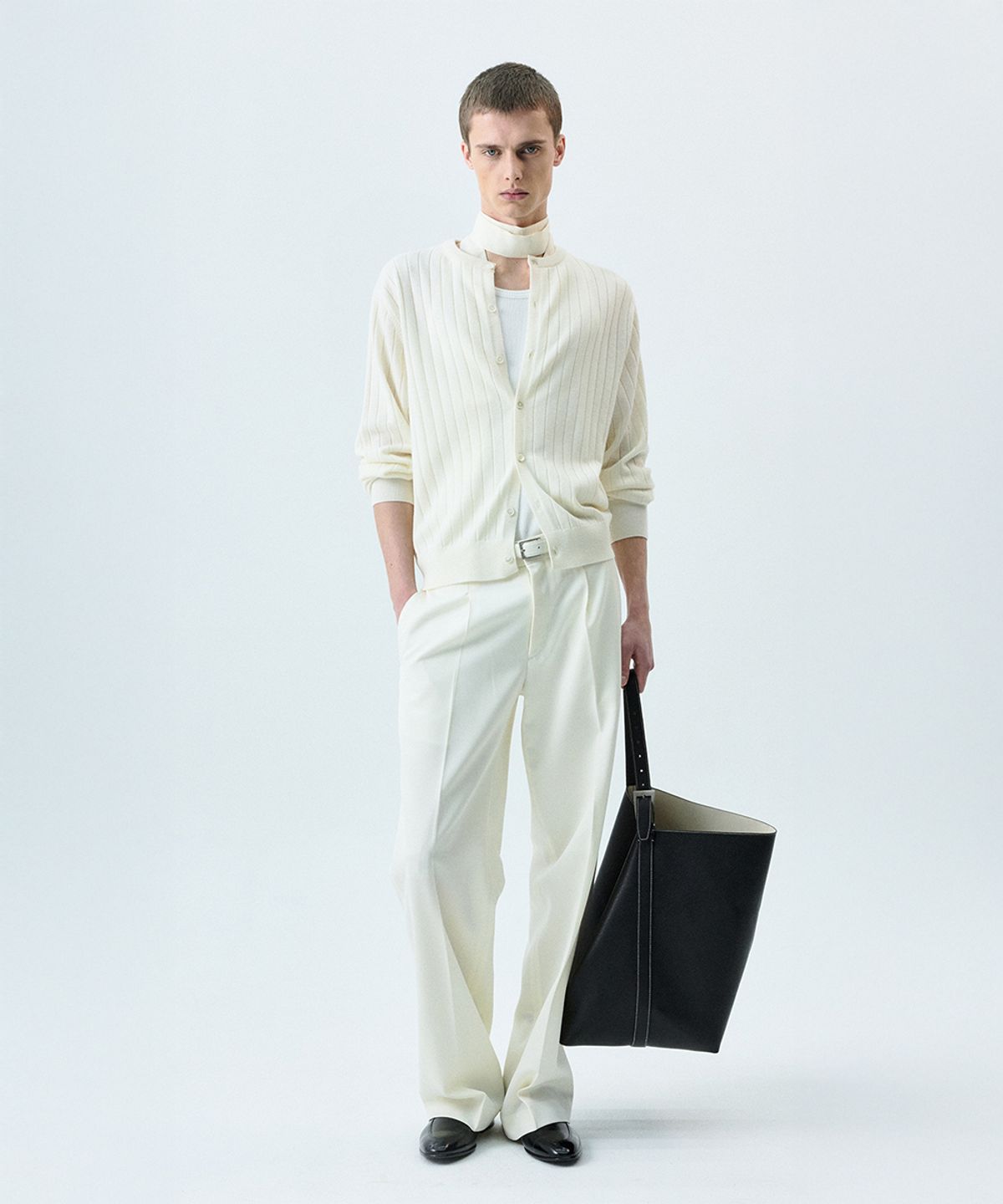 세비지(SAVAGE) Round Neck Ribbed Knit Cardigan - Ivory