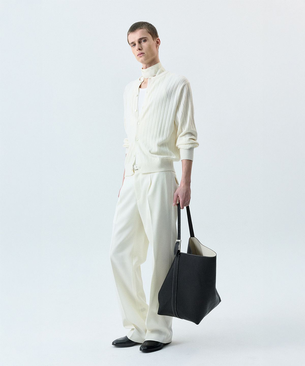 세비지(SAVAGE) Round Neck Ribbed Knit Cardigan - Ivory