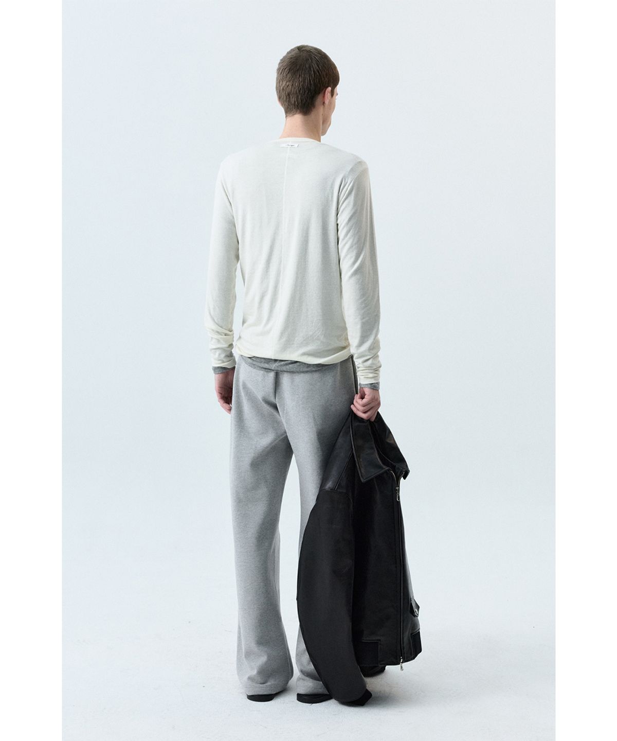 세비지(SAVAGE) Flatlock Crewneck Long Sleeve - Beige