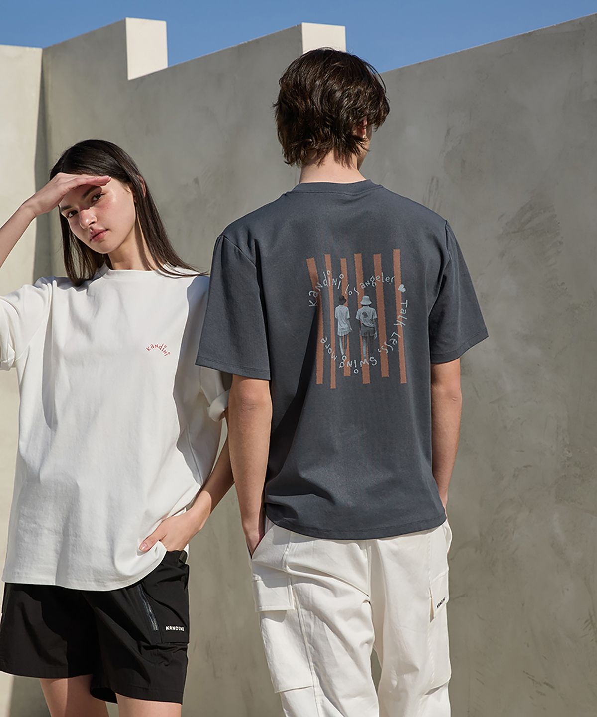 칸디니(KANDINI) 챠콜 그래픽 반팔 티셔츠 (Unisex)