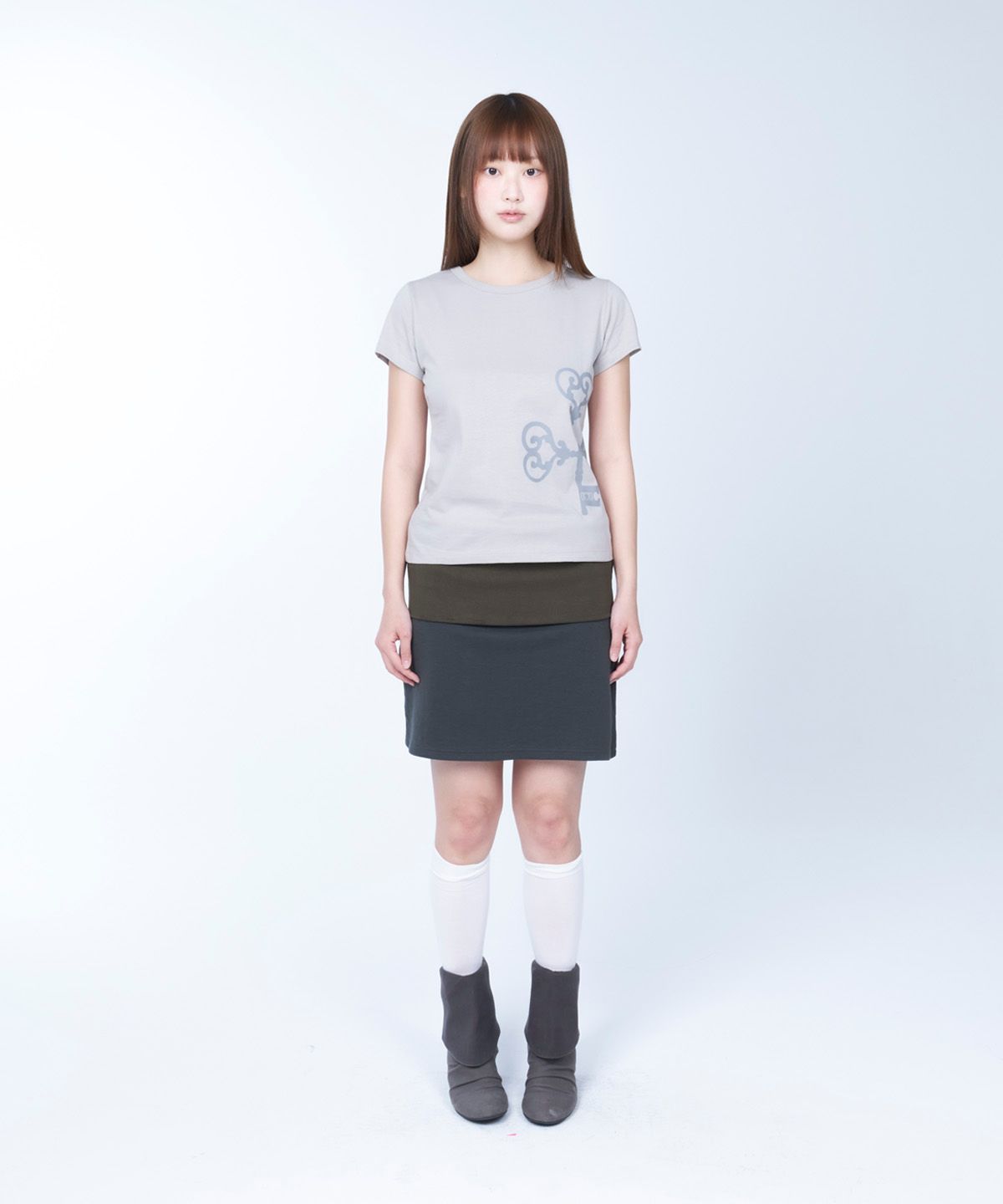 라이라이(LYELYE) Cross key baby tee (beige)