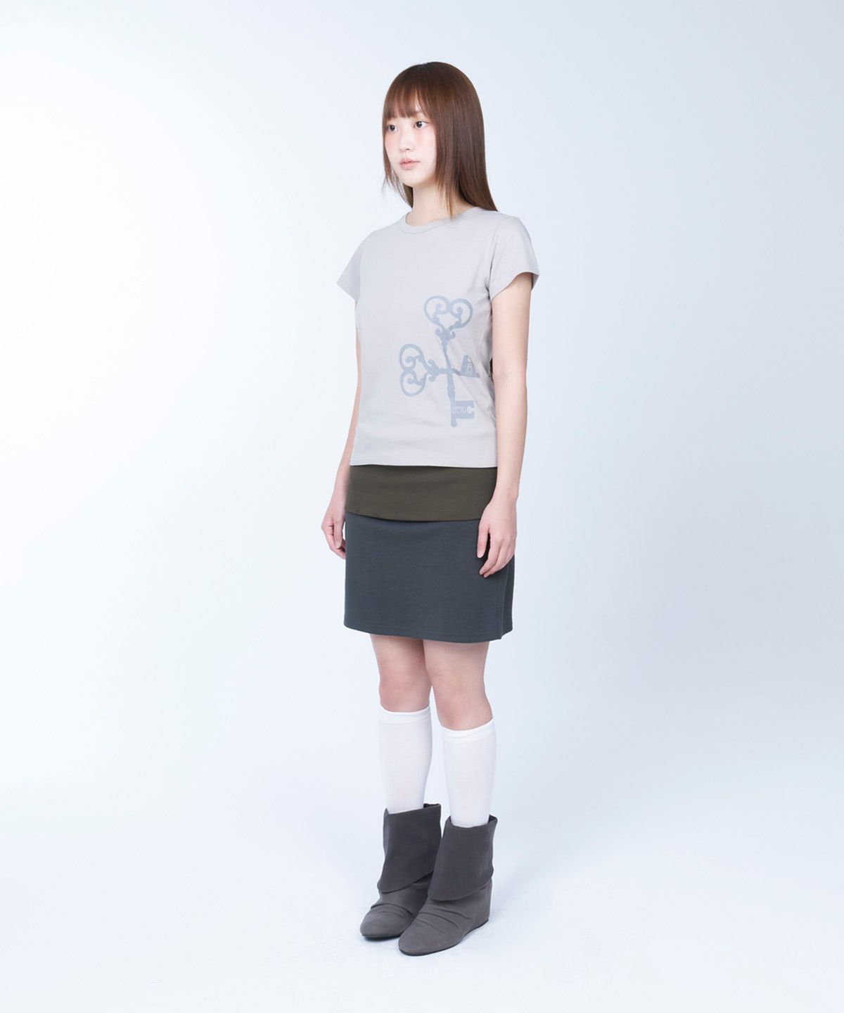 라이라이(LYELYE) Cross key baby tee (beige)