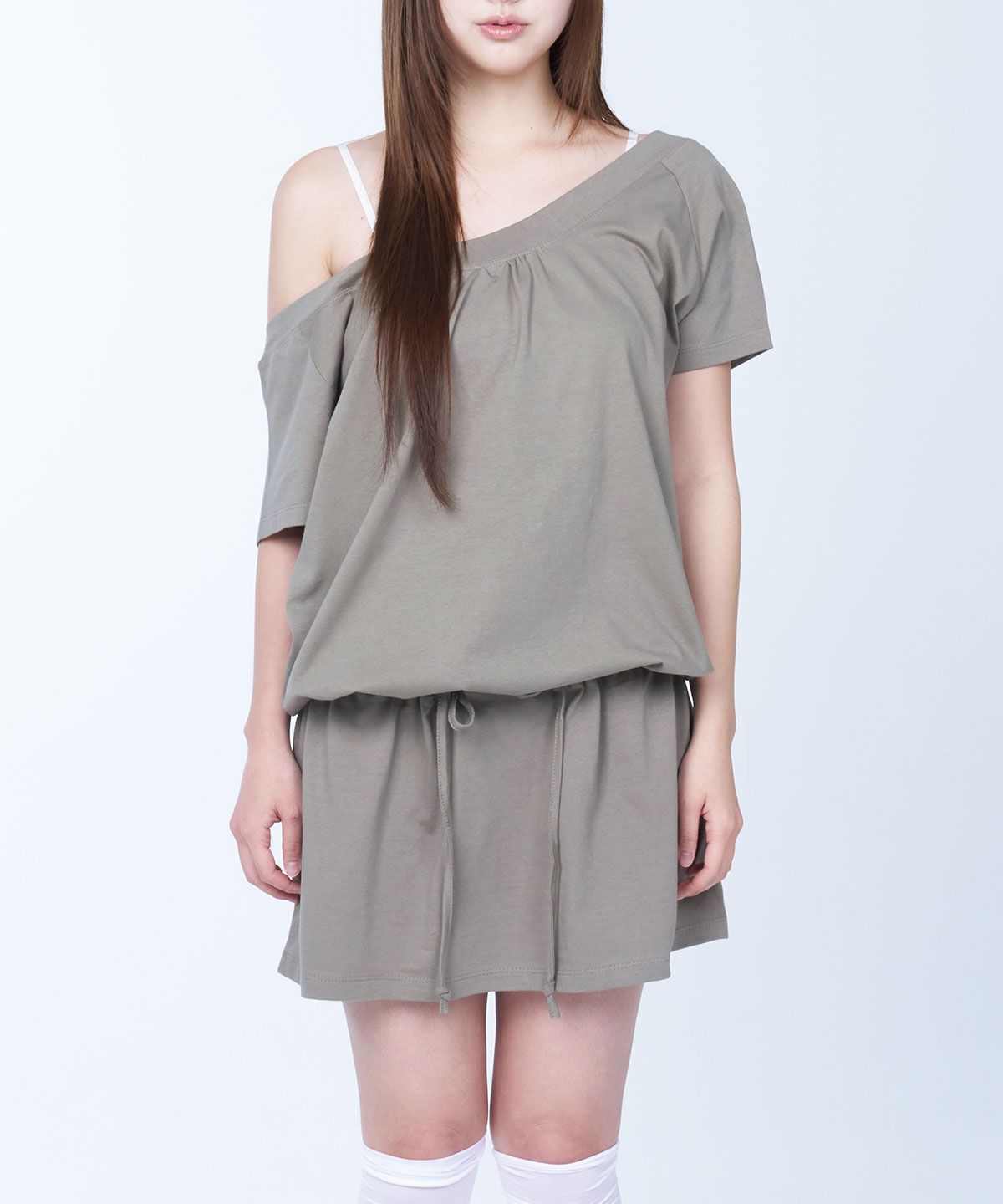 라이라이(LYELYE) One shoulder shirring top (khaki)