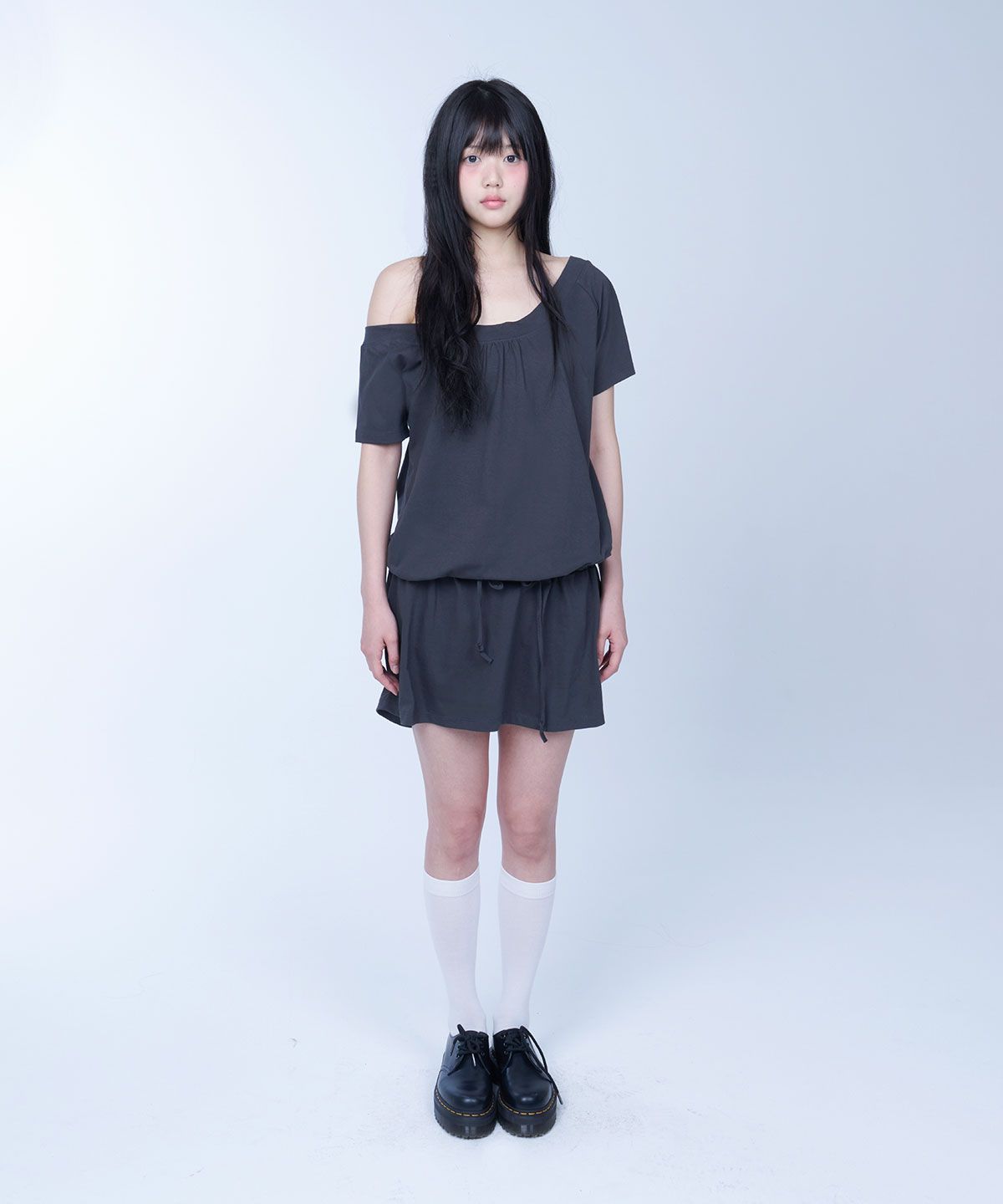 라이라이(LYELYE) One shoulder shirring top (charcoal)