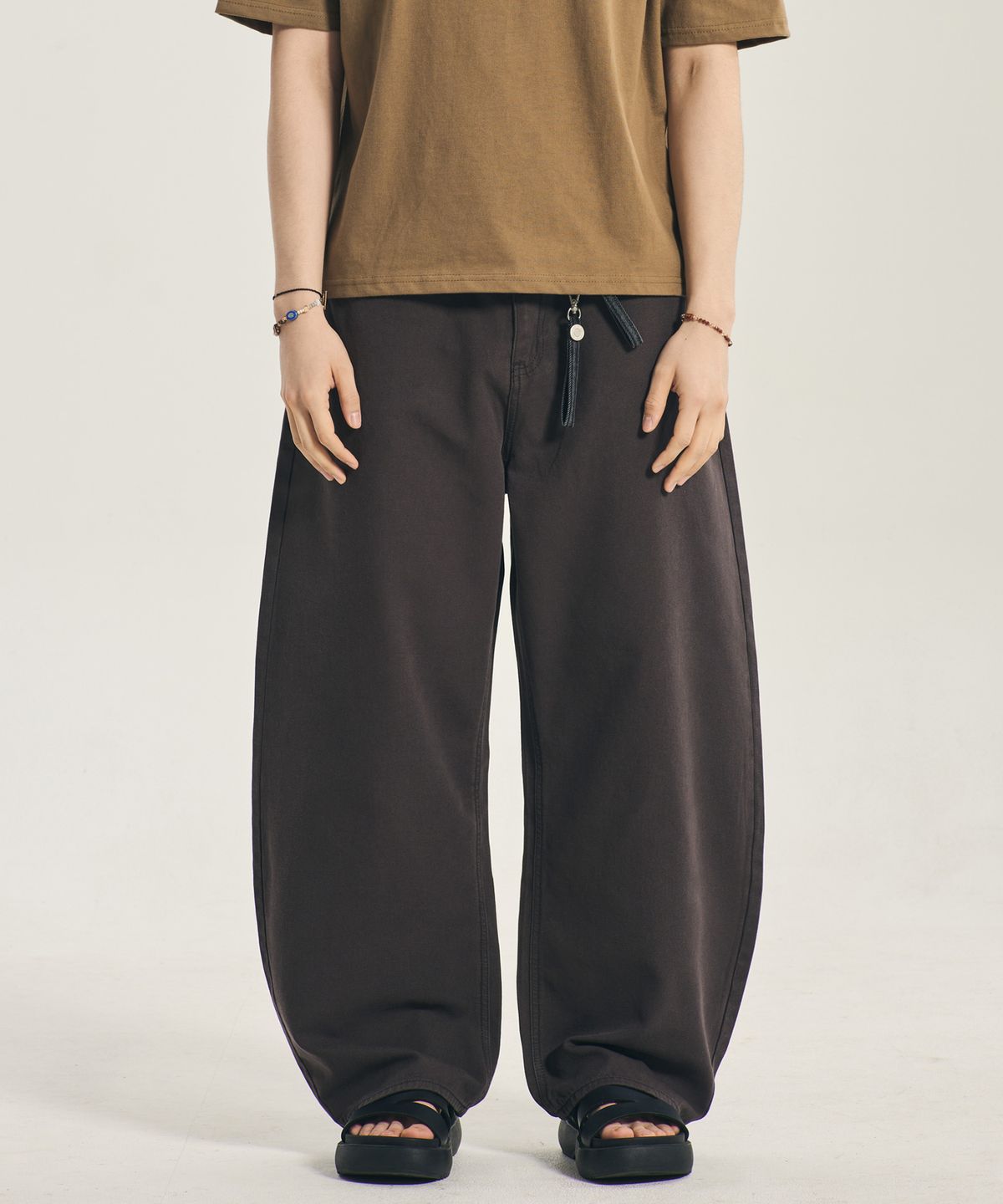 리플라이퍼키(REFLYPERKY) RE8406 서퍼브 커브드 팬츠 (BROWN)