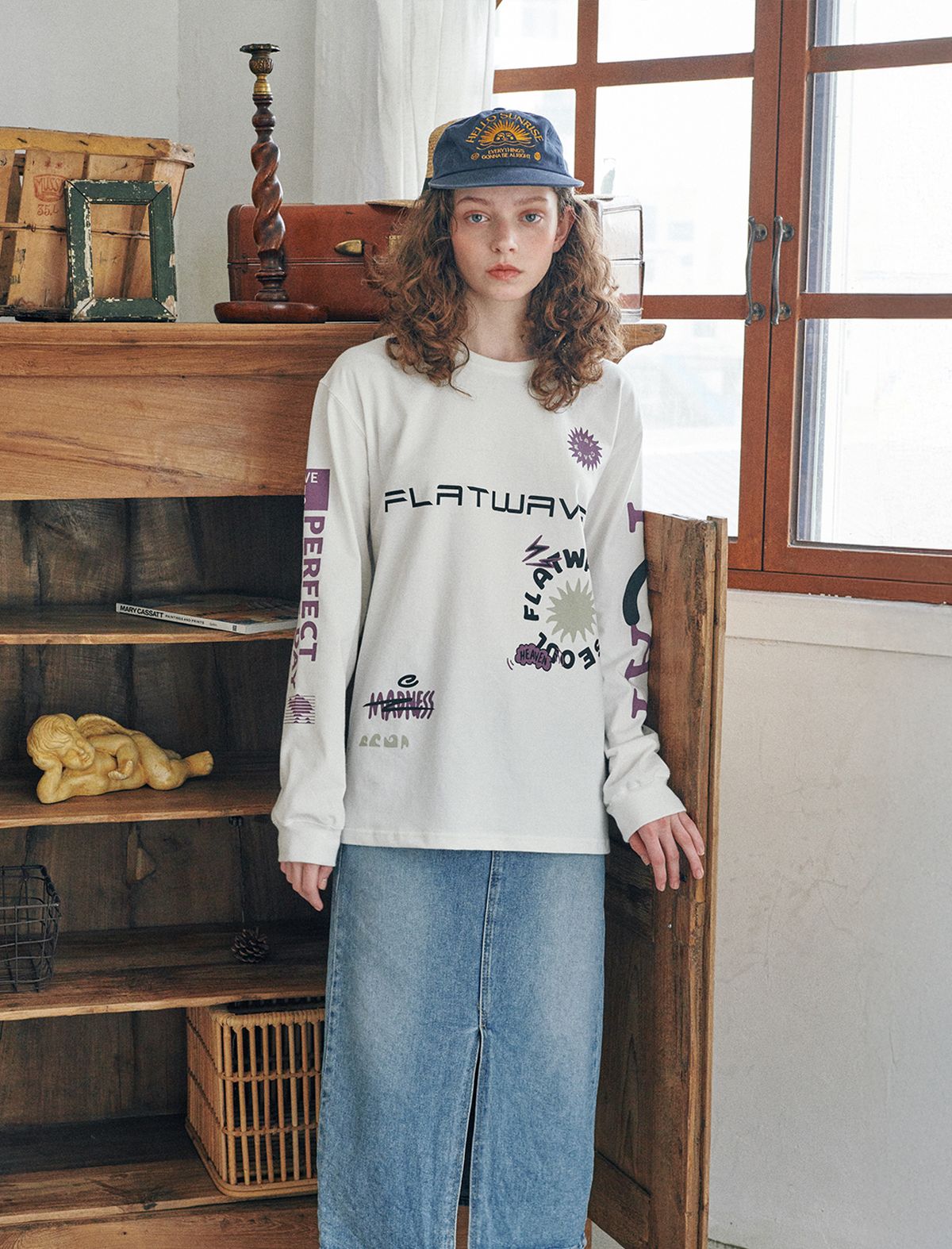 플랫웨이브 인 서울(FLATWAVE IN SEOUL) Elva Print Longsleeve T-Shirt White