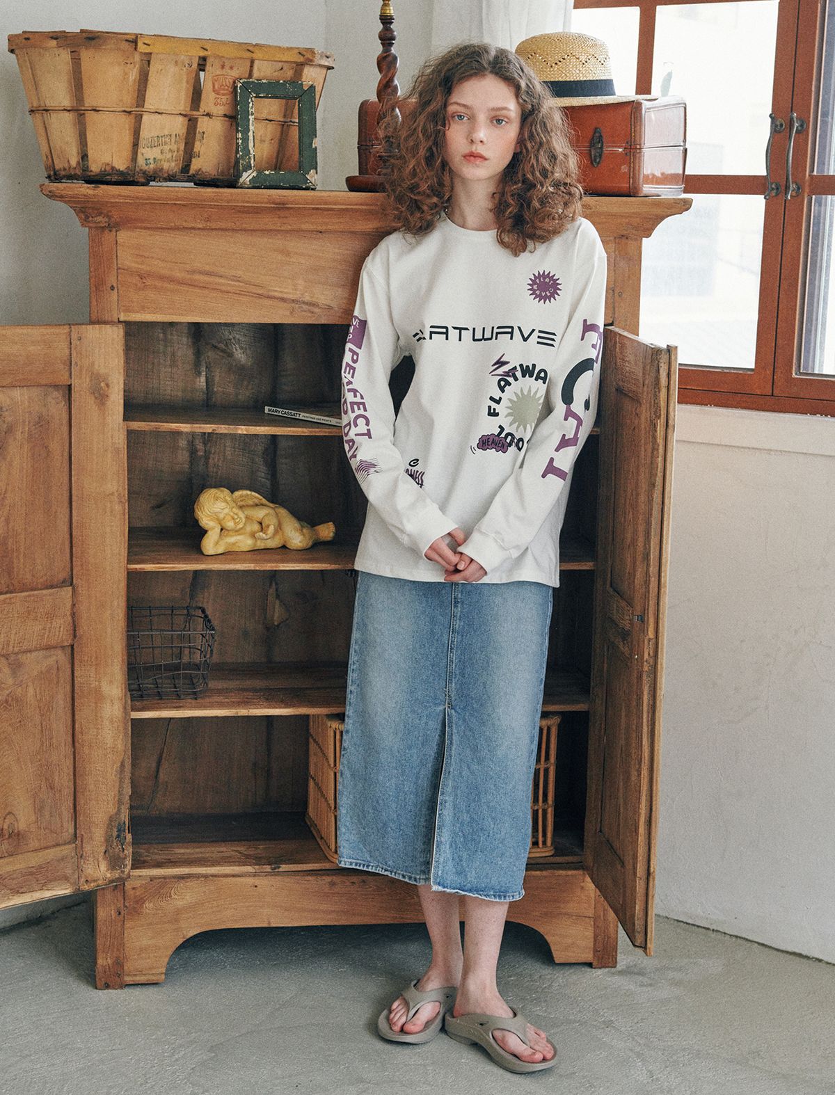 플랫웨이브 인 서울(FLATWAVE IN SEOUL) Elva Print Longsleeve T-Shirt White