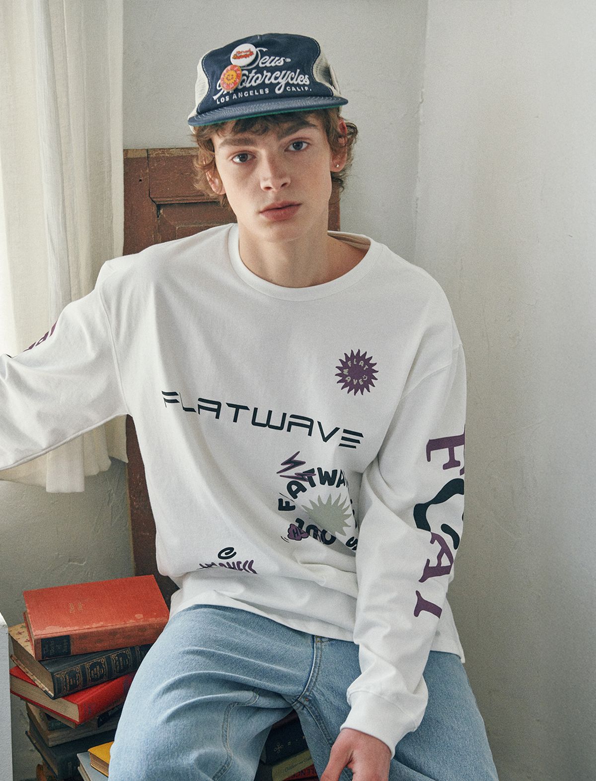 플랫웨이브 인 서울(FLATWAVE IN SEOUL) Elva Print Longsleeve T-Shirt White
