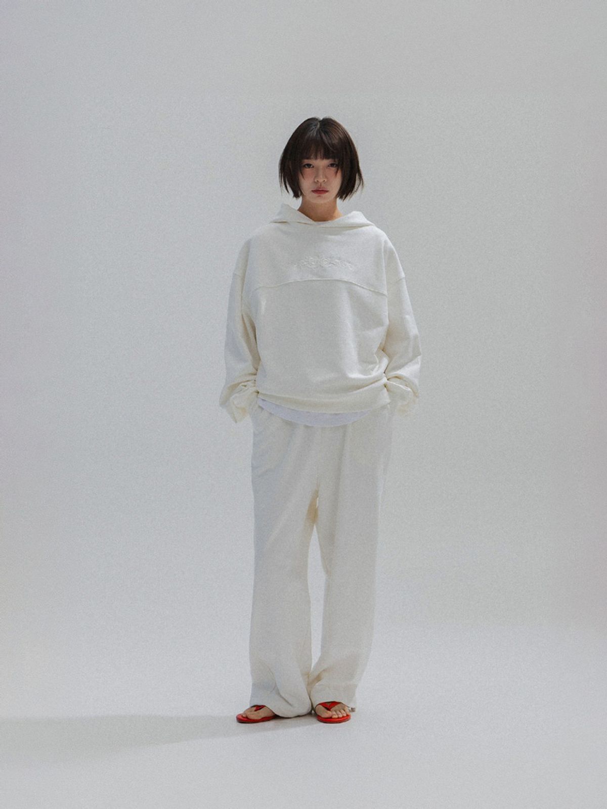 앤하츠(ANNEHEARTS) Diagonal Wide Sweatpants_IVORY