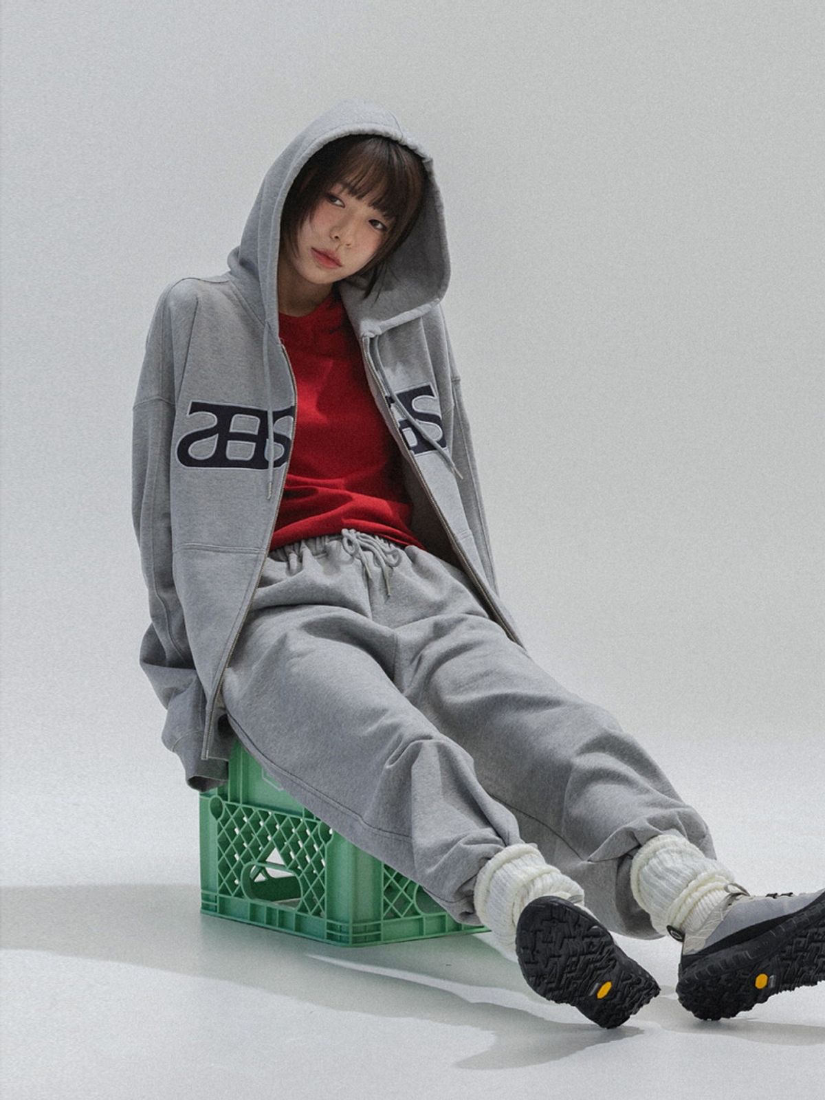앤하츠(ANNEHEARTS) Diagonal Wide Sweatpants_MELANGE