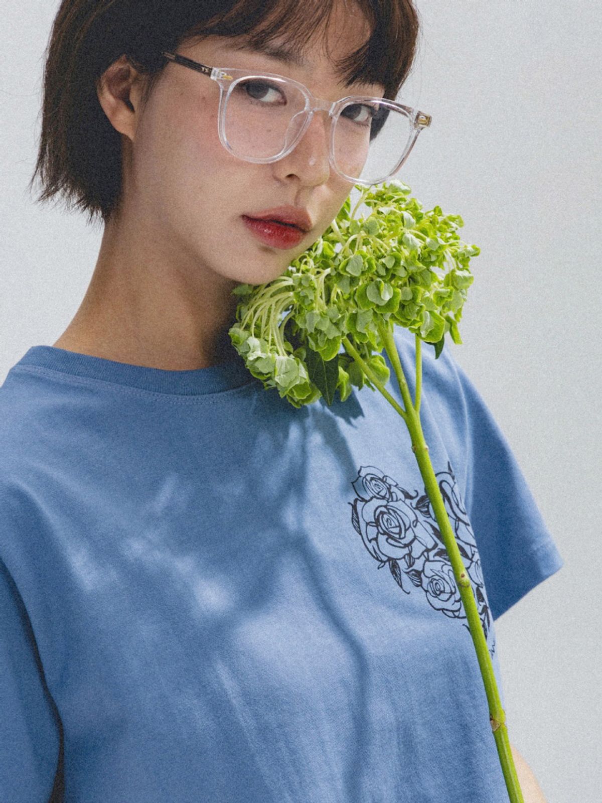 앤하츠(ANNEHEARTS) HeartRose Drawing Tee_BLUE