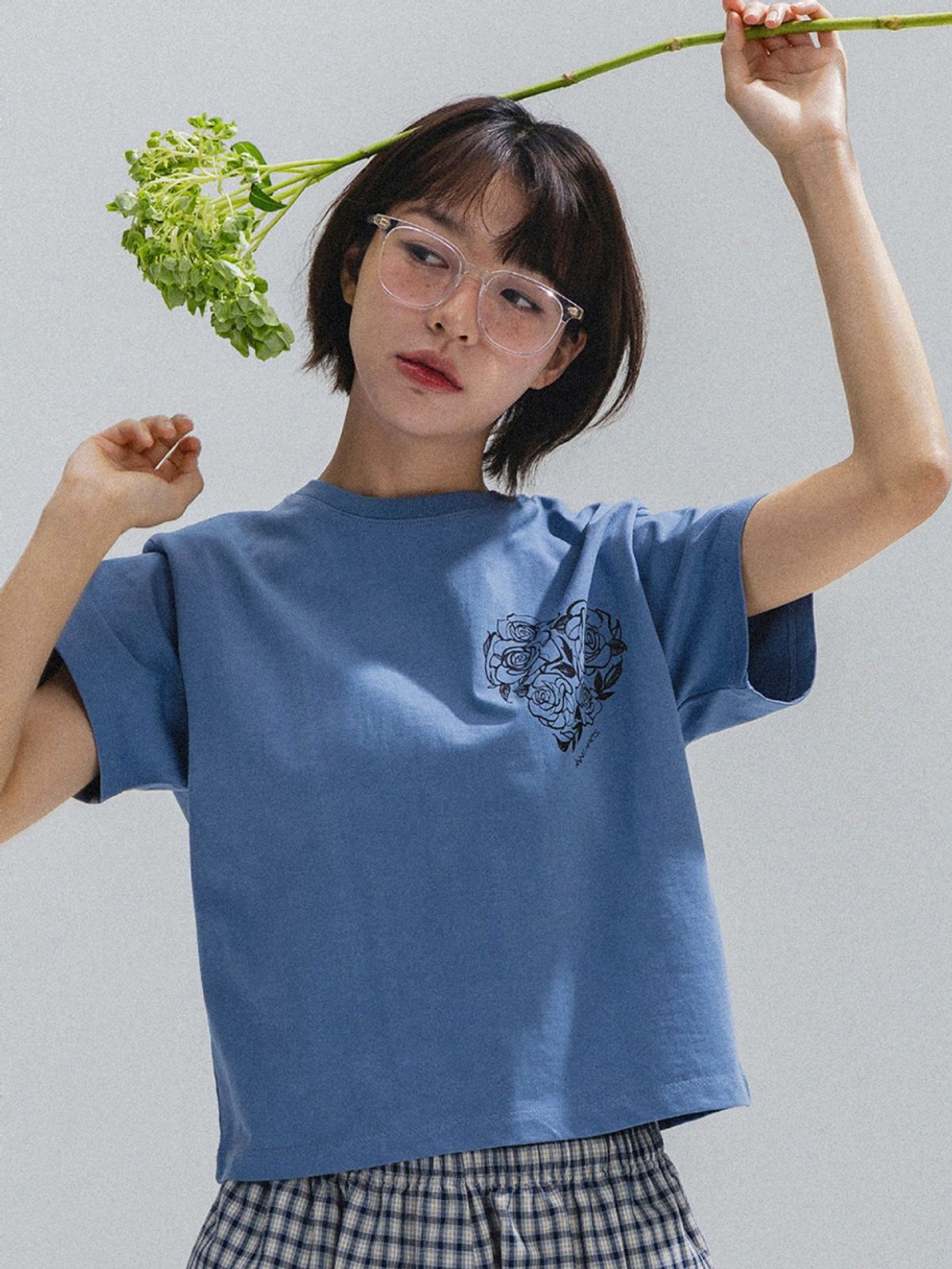 앤하츠(ANNEHEARTS) HeartRose Drawing Tee_BLUE