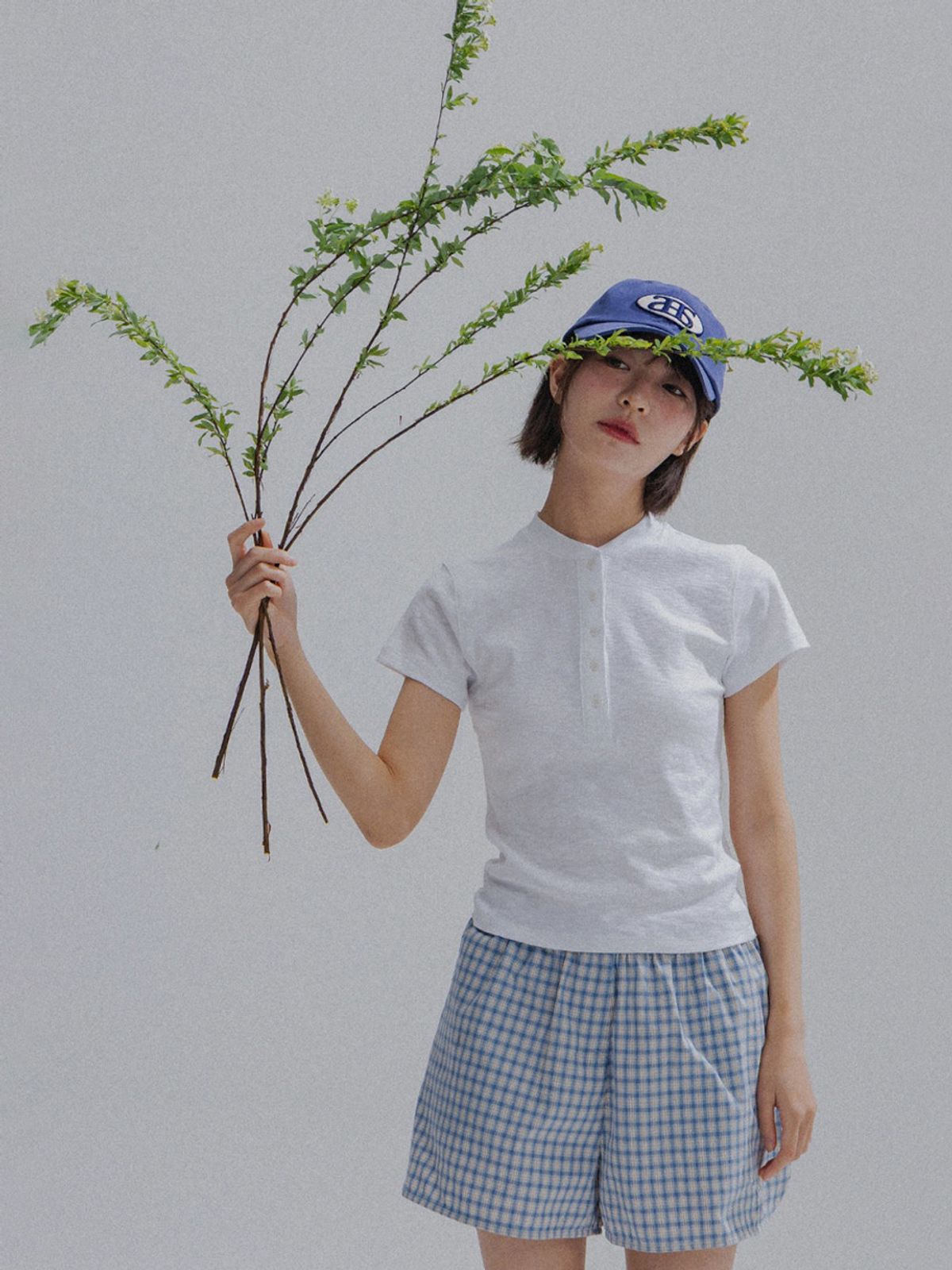 앤하츠(ANNEHEARTS) Henley Neck Cotton Tee_IVORY