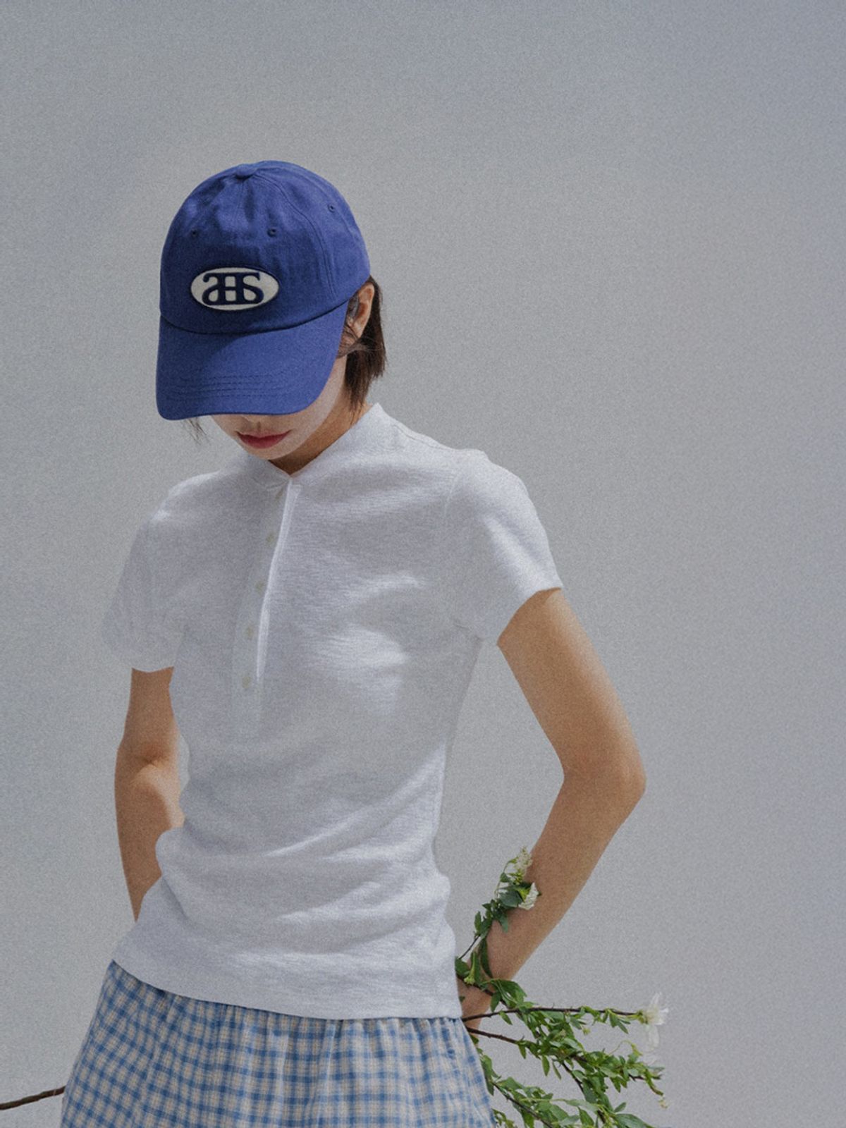 앤하츠(ANNEHEARTS) Henley Neck Cotton Tee_IVORY