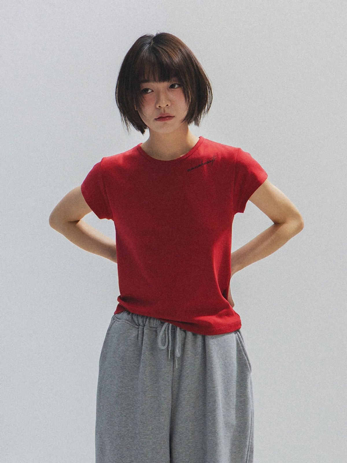 앤하츠(ANNEHEARTS) Slim Modal lettering Tee_RED