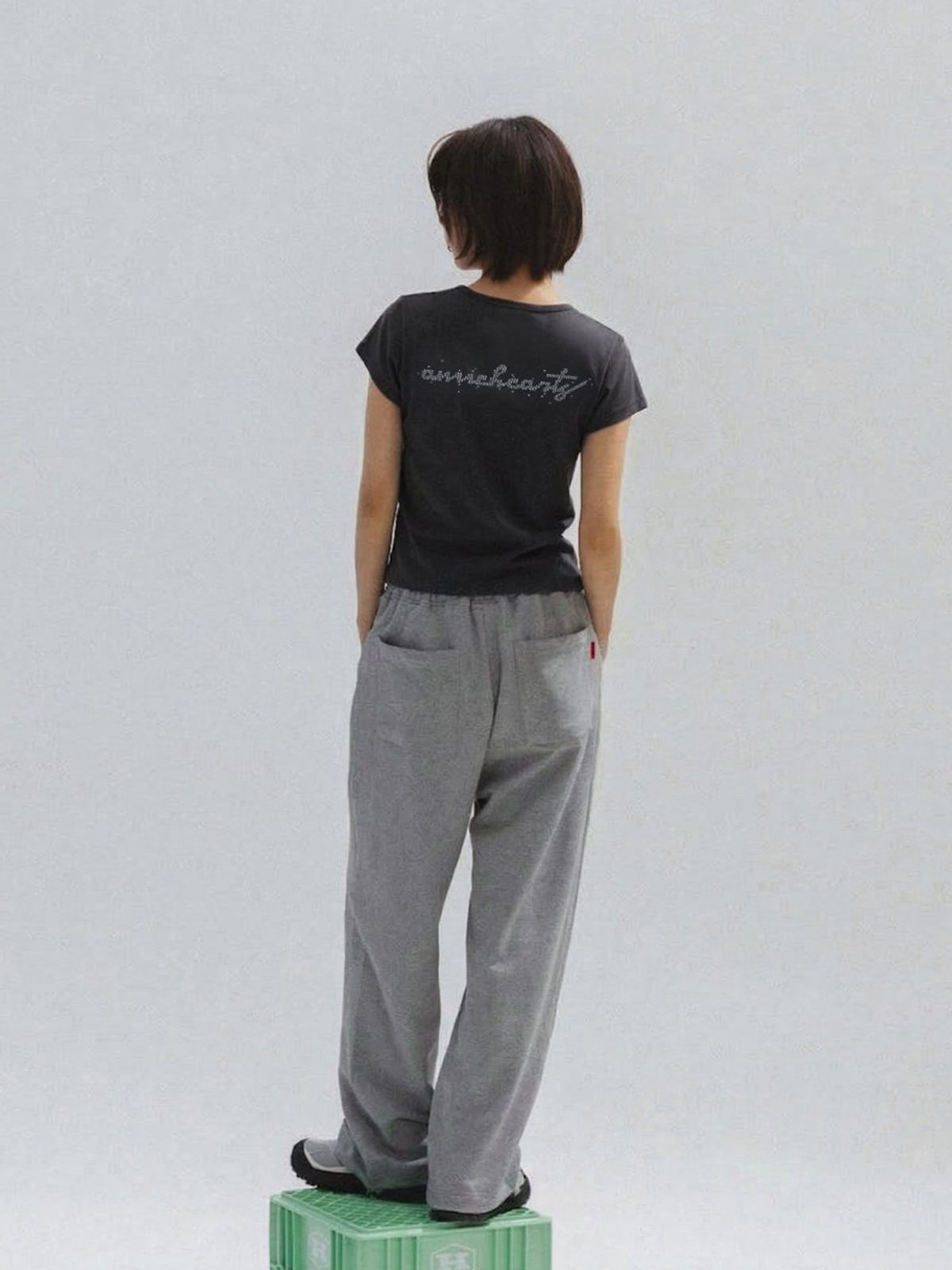 앤하츠(ANNEHEARTS) Slim Modal lettering Tee_CHARCOAL