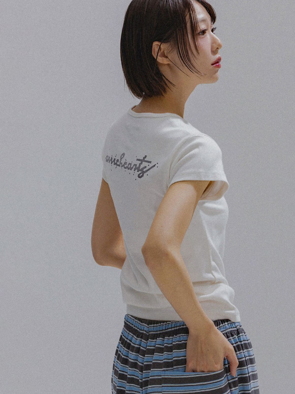 앤하츠(ANNEHEARTS) Slim Modal lettering Tee_IVORY