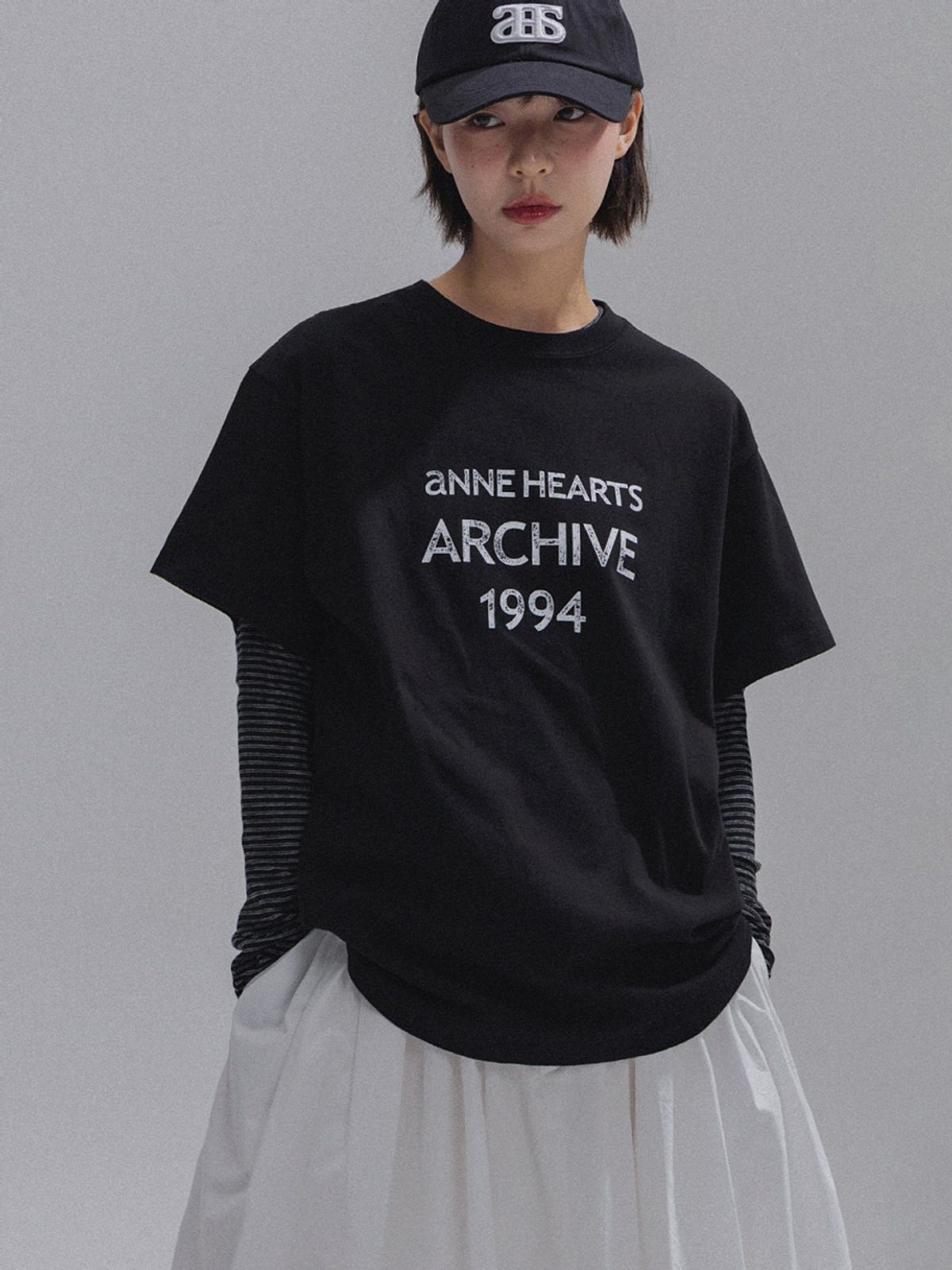 앤하츠(ANNEHEARTS) Vintage Letter ArchiveTee_BLACK