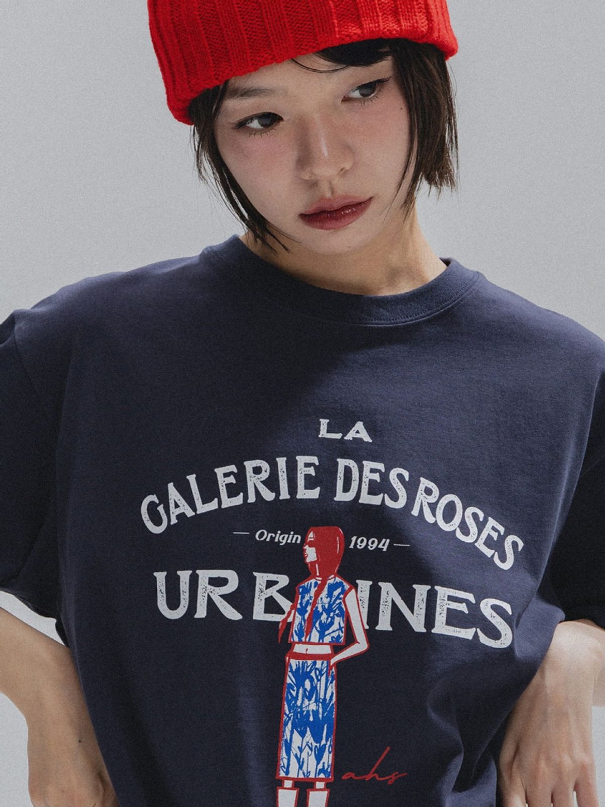 앤하츠(ANNEHEARTS) French Muse Artwork Tee_CHARCOAL