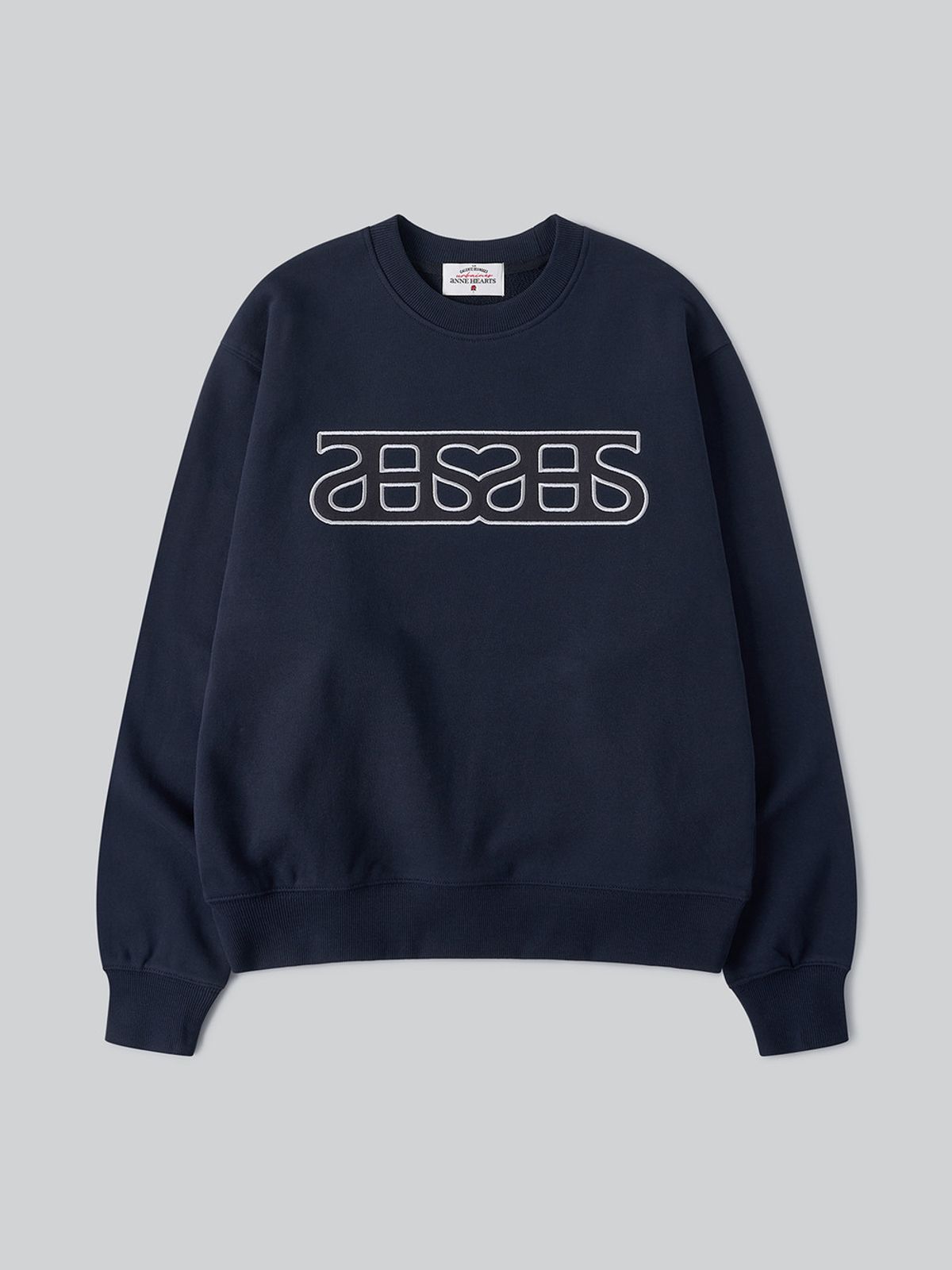앤하츠(ANNEHEARTS) Heart Logo Patch Sweatshirt_NAVY
