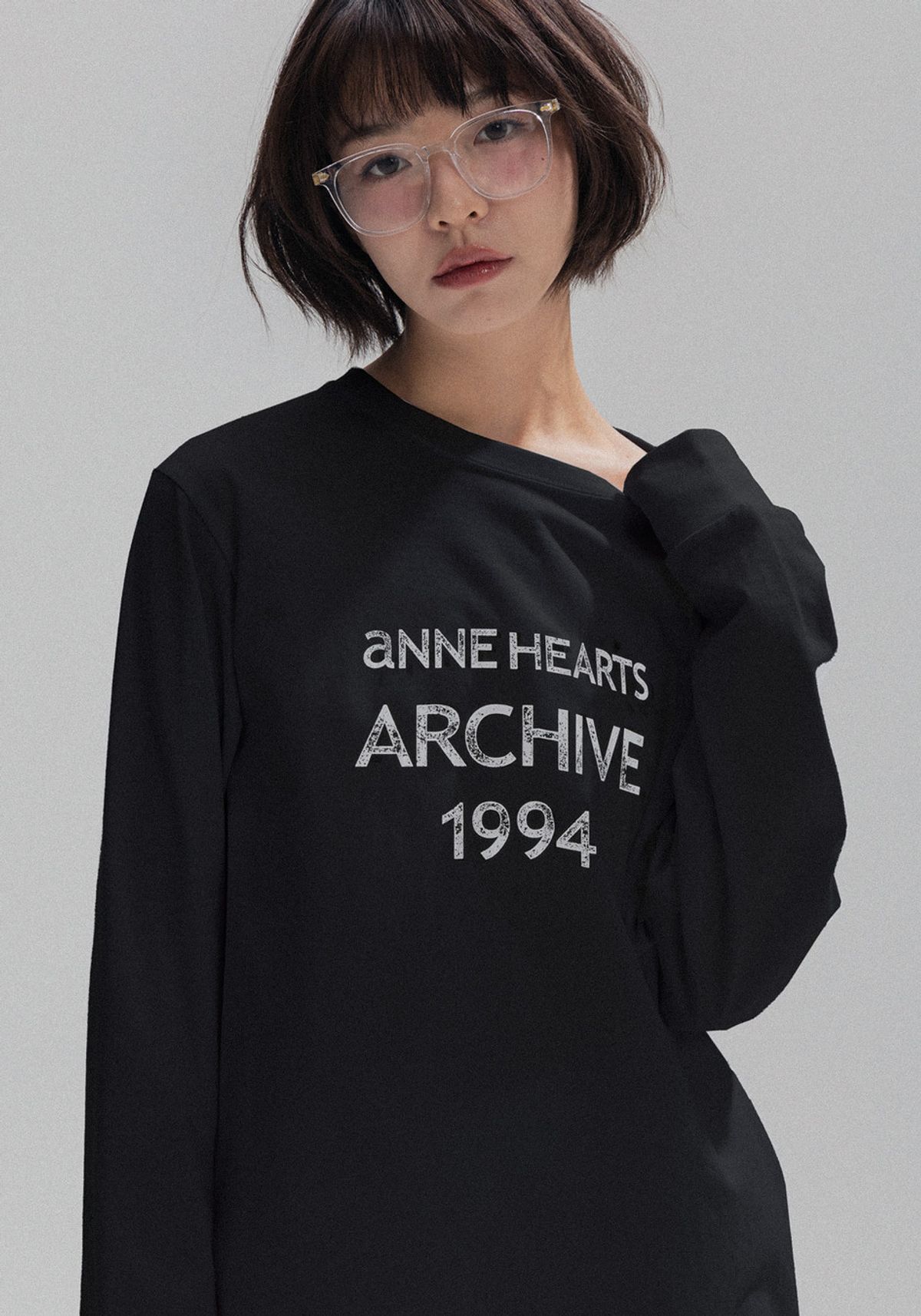 앤하츠(ANNEHEARTS) Vintage Letter Archive Sleeve_BLACK