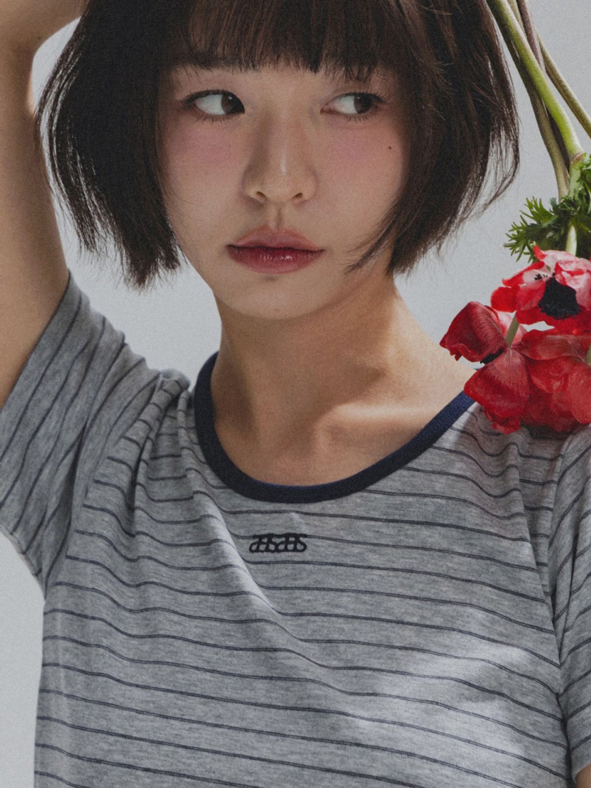 앤하츠(ANNEHEARTS) Nostalgic Stripe Round Top_GREY