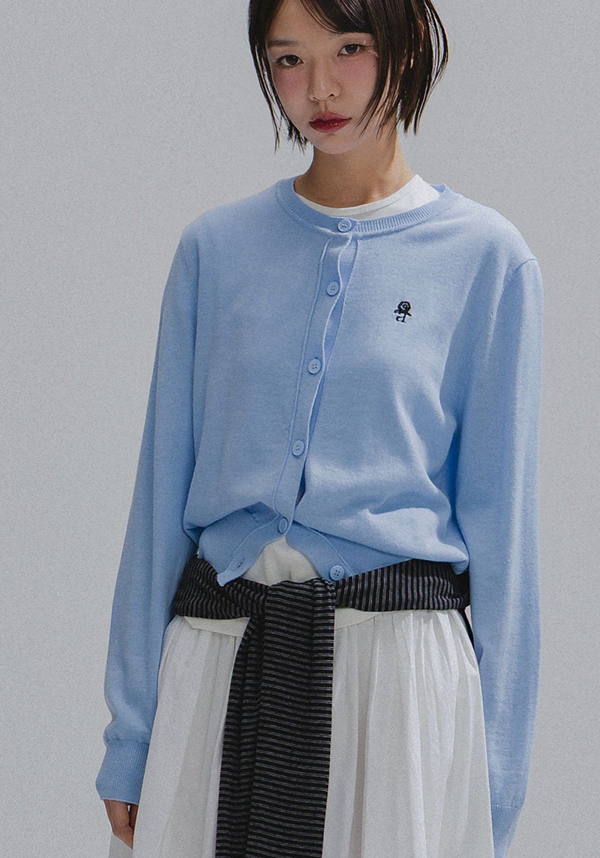 앤하츠(ANNEHEARTS) Floral Logo Wool Cardigan_BLUE